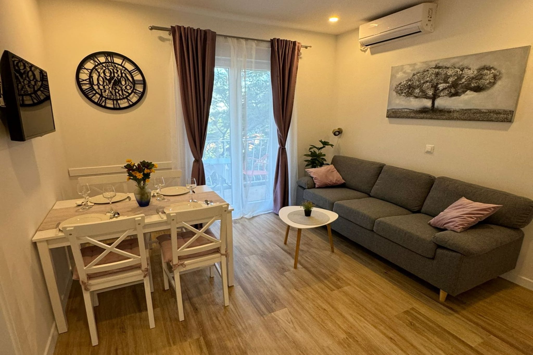 Apartment & Rooms Papa - Two Bedroom Apartment with Balcony and Partial Sea View-Esszimmer