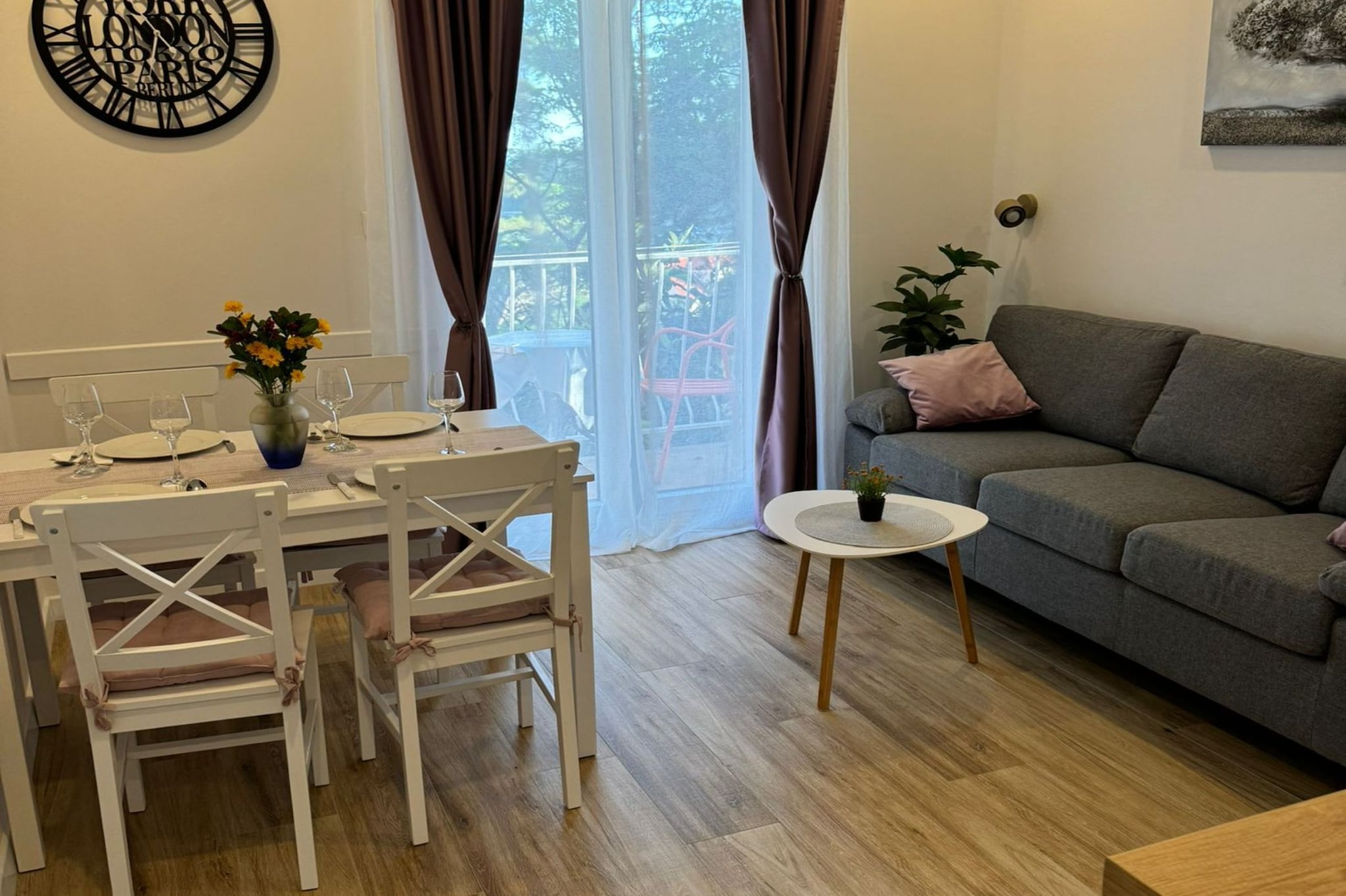 Apartment & Rooms Papa - Two Bedroom Apartment with Balcony and Partial Sea View-Esszimmer