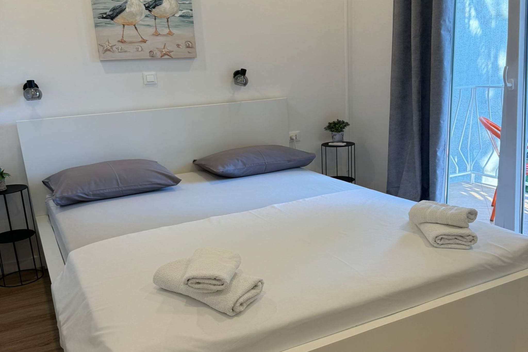 Apartment & Rooms Papa - Two Bedroom Apartment with Balcony and Partial Sea View-Schlafzimmer