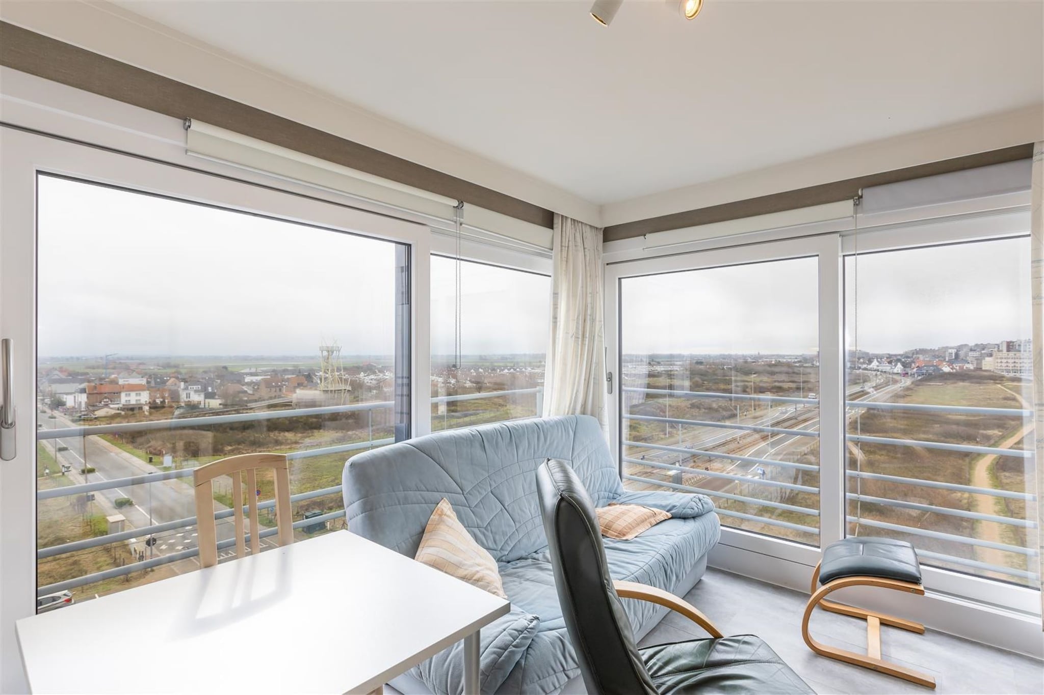 Welcome to your seaside retreat with breathtaking views! This charming studio apartment, ideal for 2-3 guests, offers a delightful combination of comfort and scenery in a prime location. Perched on the sunny 5th floor, this studio boasts panoramic vistas of both the shimmering sea and the picturesque hinterland. Wake up to stunning sunrises and unwind with mesmerizing sunsets right from the comfort of your living space.
Situated just a stone's throw away from the beach and the vibrant center with its myriads of restaurants and shops, this studio offers the best of both worlds – tranquility and convenience. Whether you're looking to soak up the sun on the sandy shores or explore the local cuisine and culture, everything is within easy reach.
Inside, the apartment is thoughtfully laid out to maximize space and functionality. The kitchenette is well-equipped with a hob, combination microwave, coffee machine, fridge, and hood, perfect for preparing meals and snacks at your convenience. The living/bedroom area is tastefully furnished and features a cozy double sofa bed, a dining table for enjoying meals with a view, and a comfortable seating area where you can relax and take in the scenery. A sleeping niche with a single bed offers additional sleeping arrangements, ensuring ample space for guests. The bathroom is neat and tidy, providing a refreshing retreat after a day of seaside adventures.