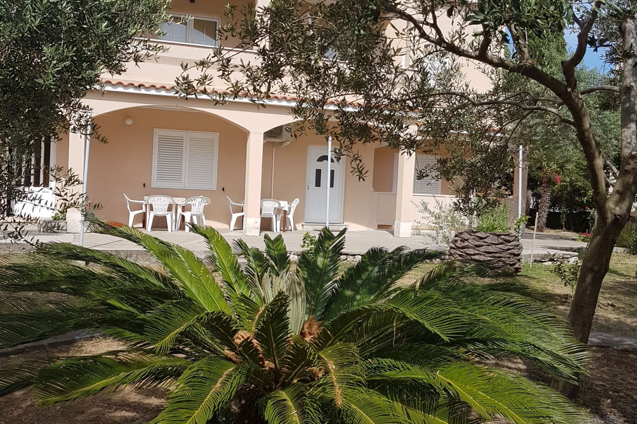 Apartments Danijela & Vlado - Three Bedroom Apartment With Balcony and Garden View-Extérieur