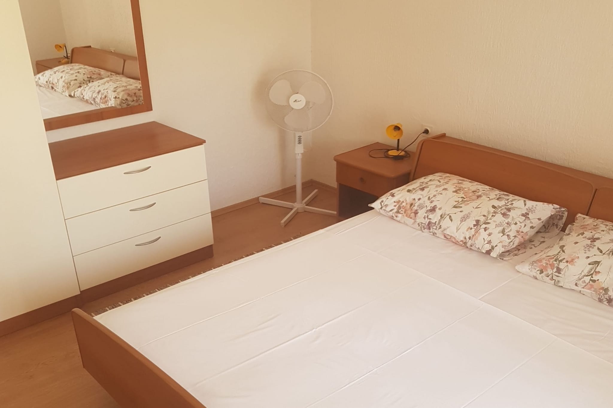 Apartments Danijela & Vlado - Three Bedroom Apartment With Balcony and Garden View-Chambre