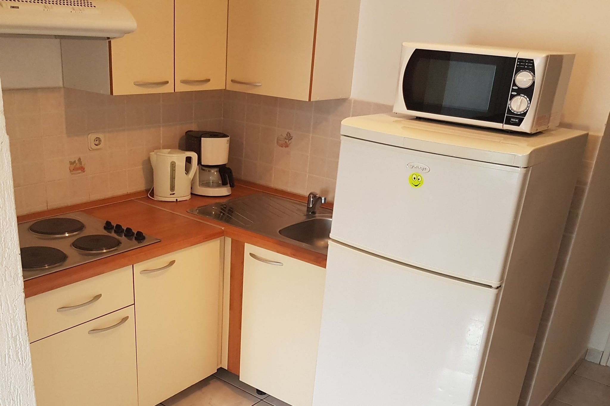 Apartments Danijela & Vlado - Three Bedroom Apartment With Balcony and Garden View