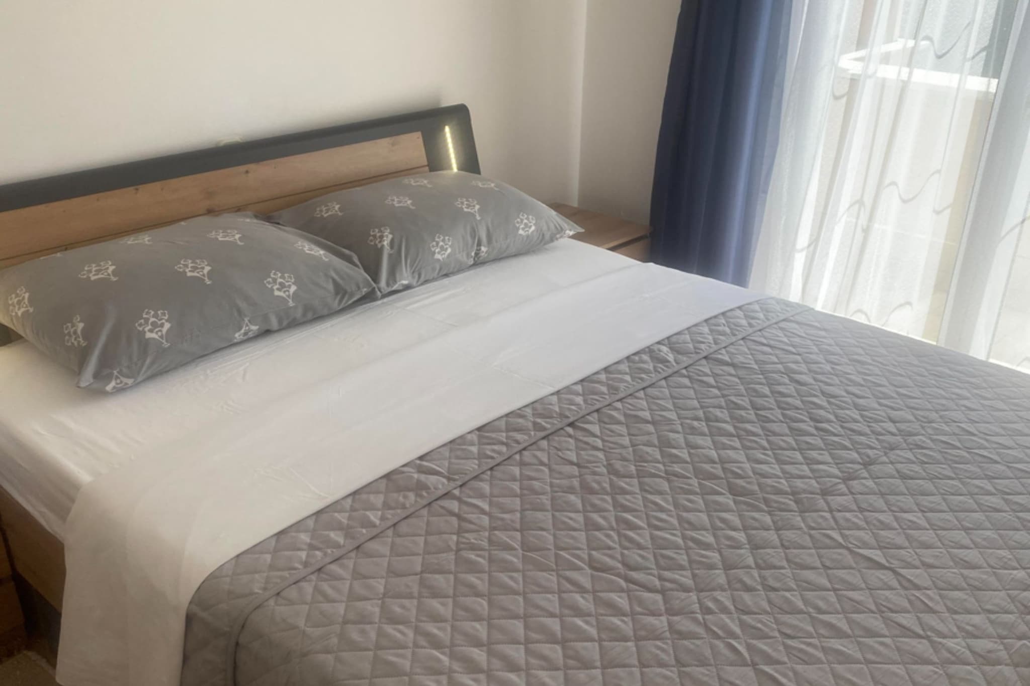 Apartments Danijela & Vlado - One Bedroom Apartment with Balcony and  Garden View-Chambre