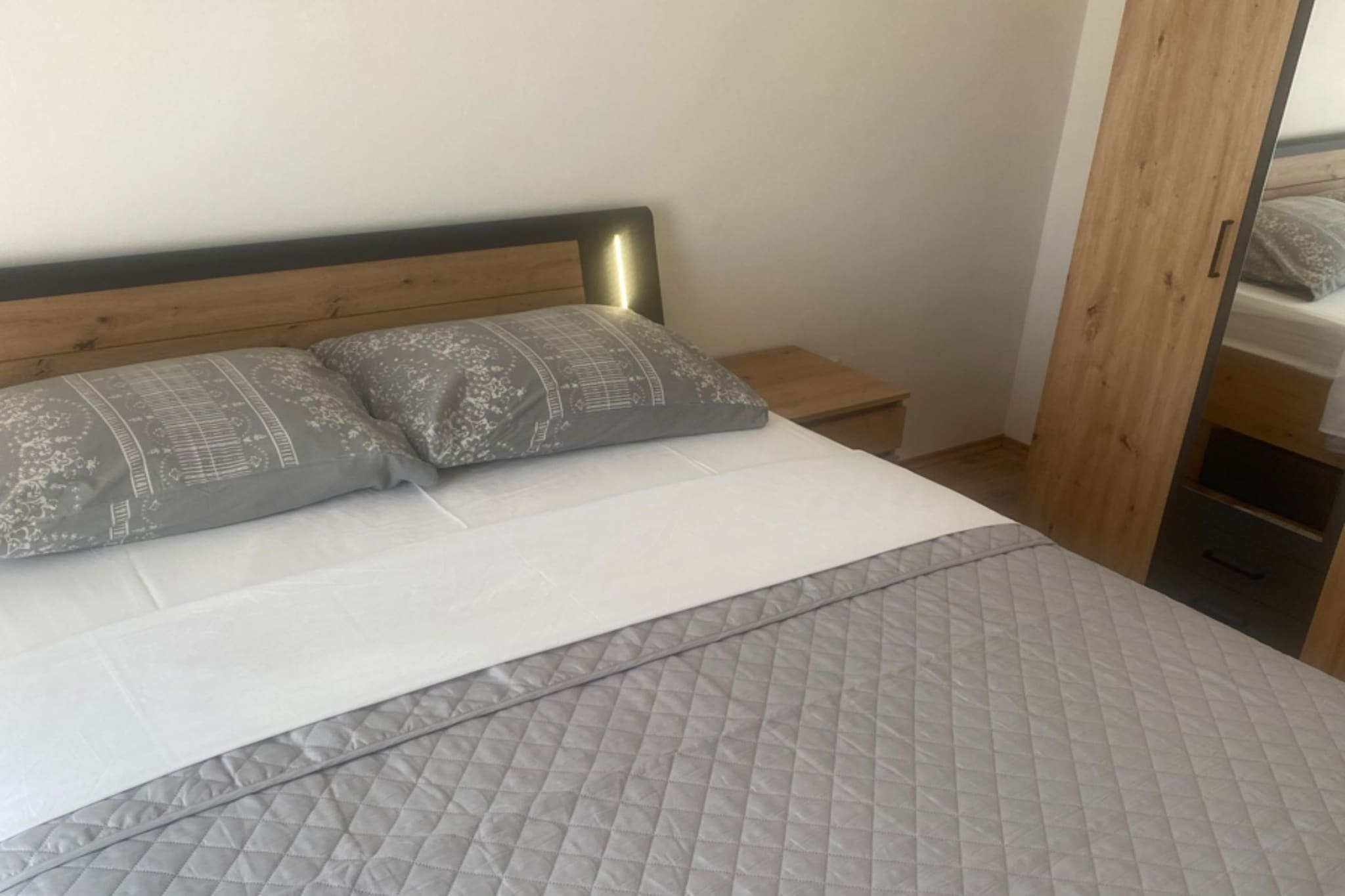 Apartments Danijela & Vlado - One Bedroom Apartment with Balcony and  Garden View