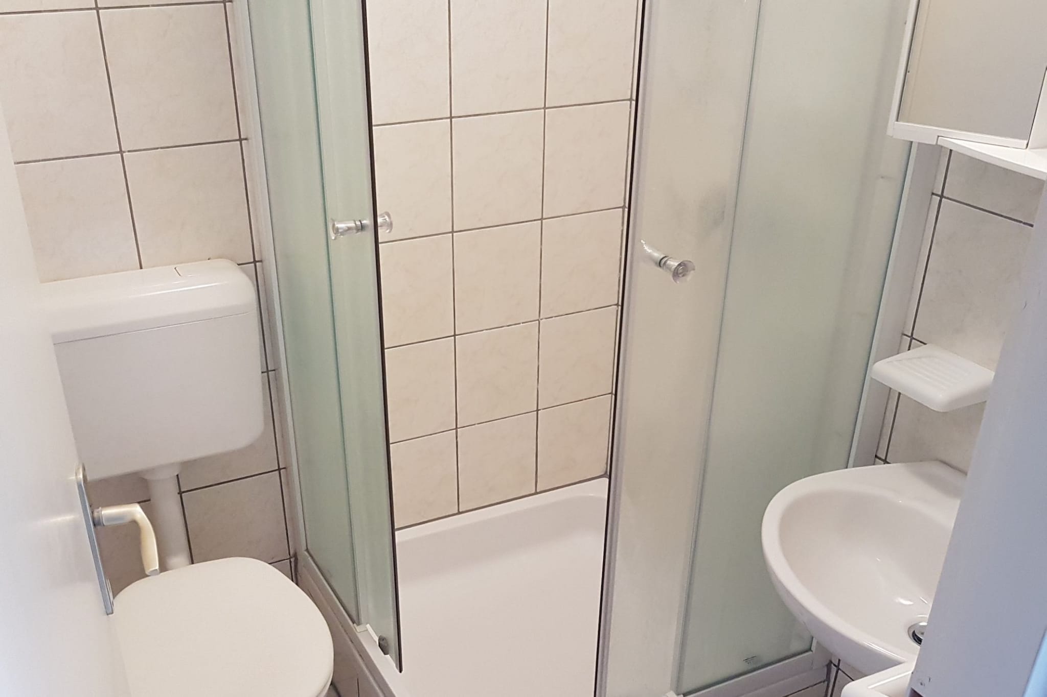 Apartments Danijela & Vlado - One Bedroom Apartment with Balcony and  Garden View-Salle de bain