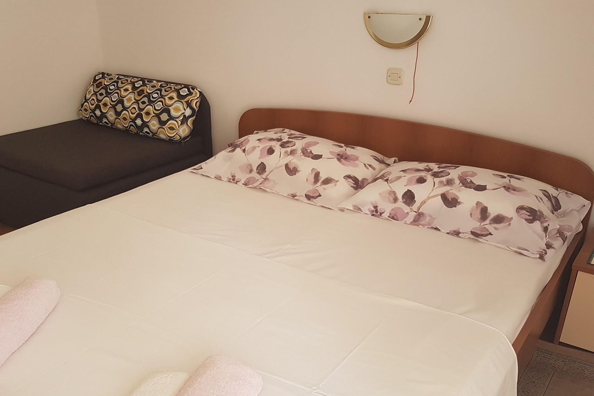 Apartments Danijela & Vlado - One Bedroom Apartment with Balcony and  Garden View - Slaapkamer