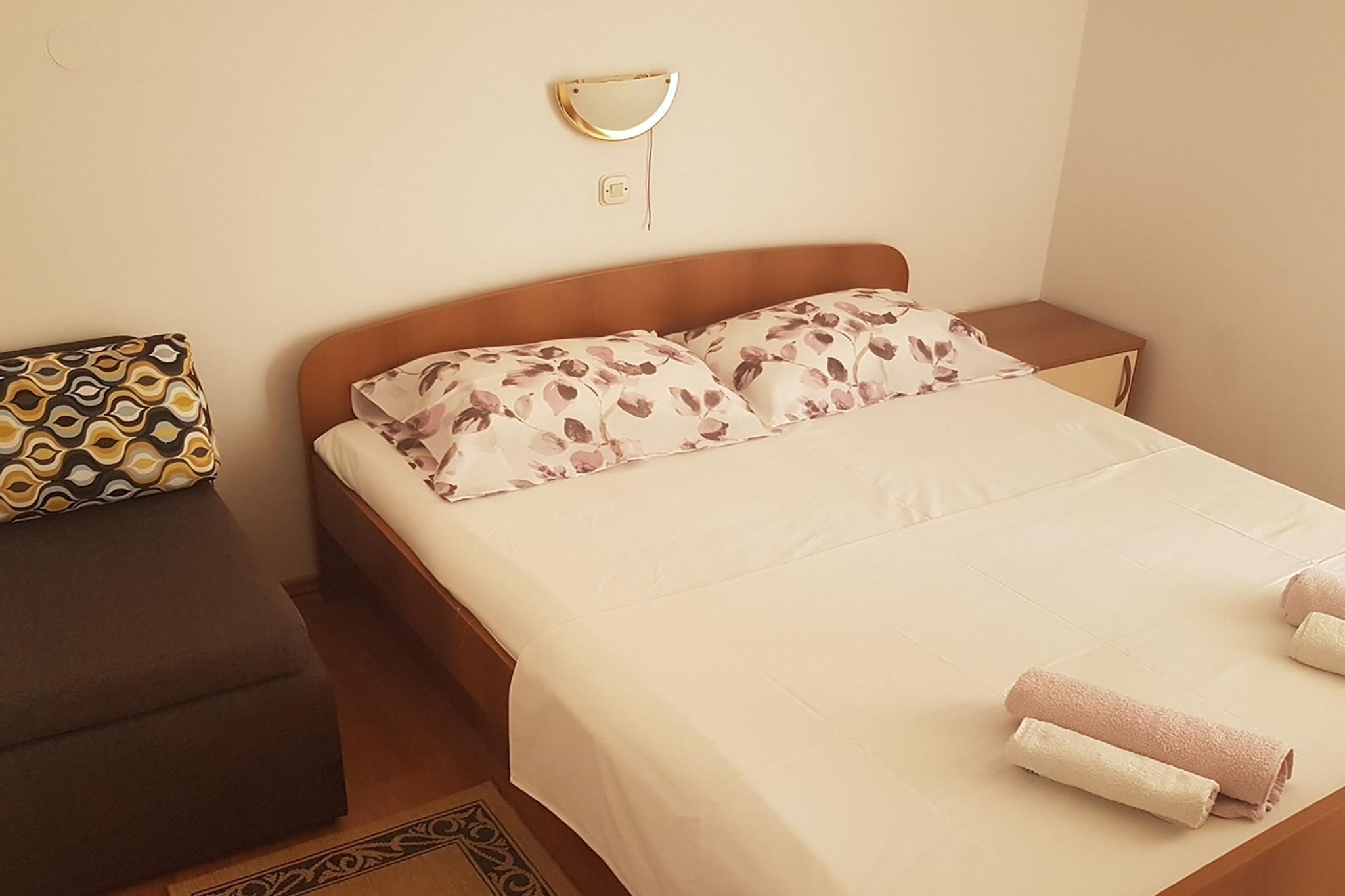 Apartments Danijela & Vlado - One Bedroom Apartment with Balcony and  Garden View - Slaapkamer