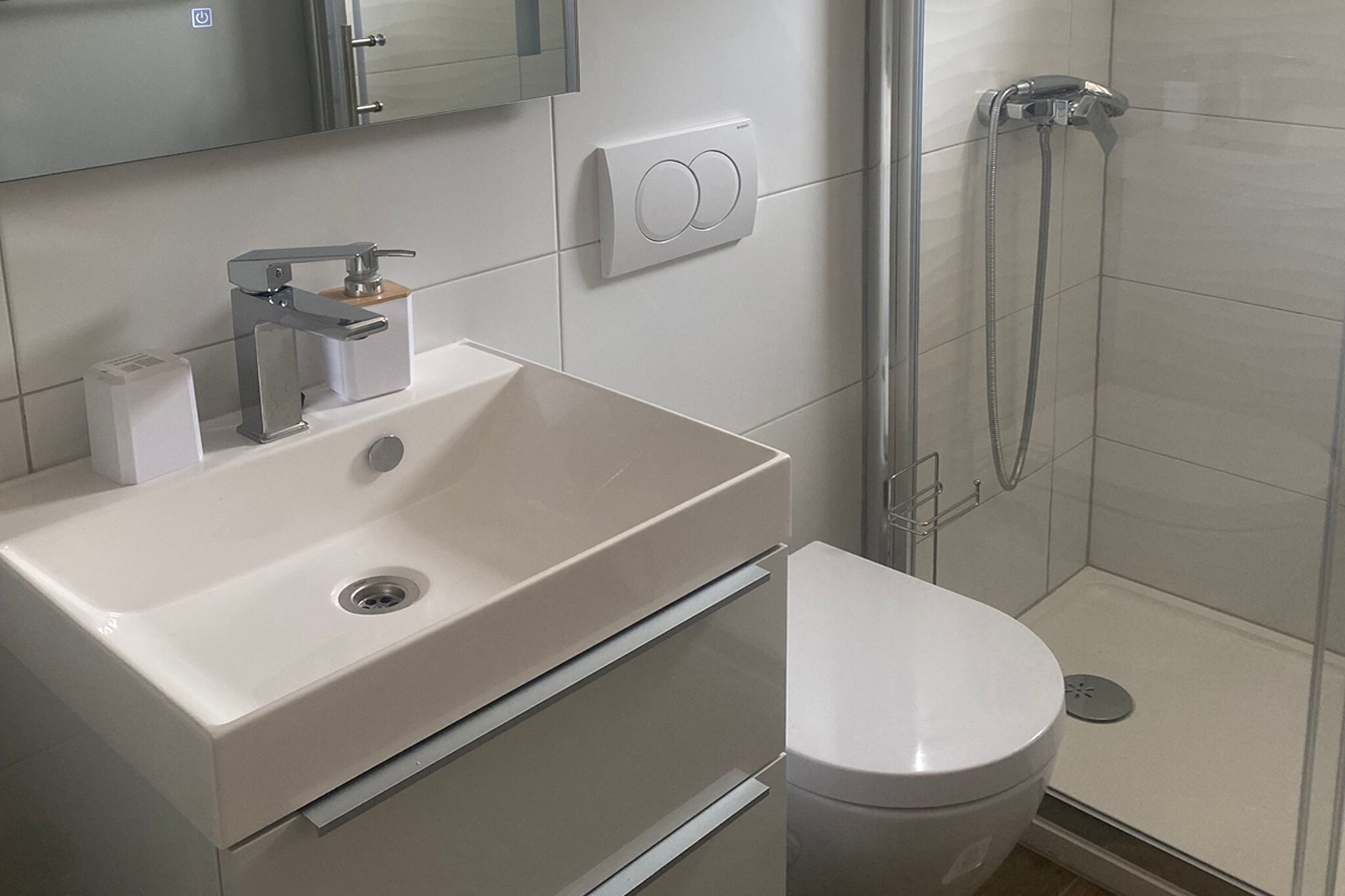 Apartments Danijela & Vlado - Two Bedroom Apartment with Balcony and Garden View - Badkamer