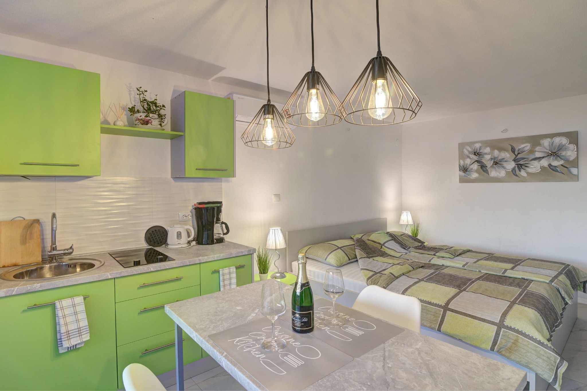 Apartments Luka & Leona - Two Bedroom Apartment with Balcony Luka-Esszimmer