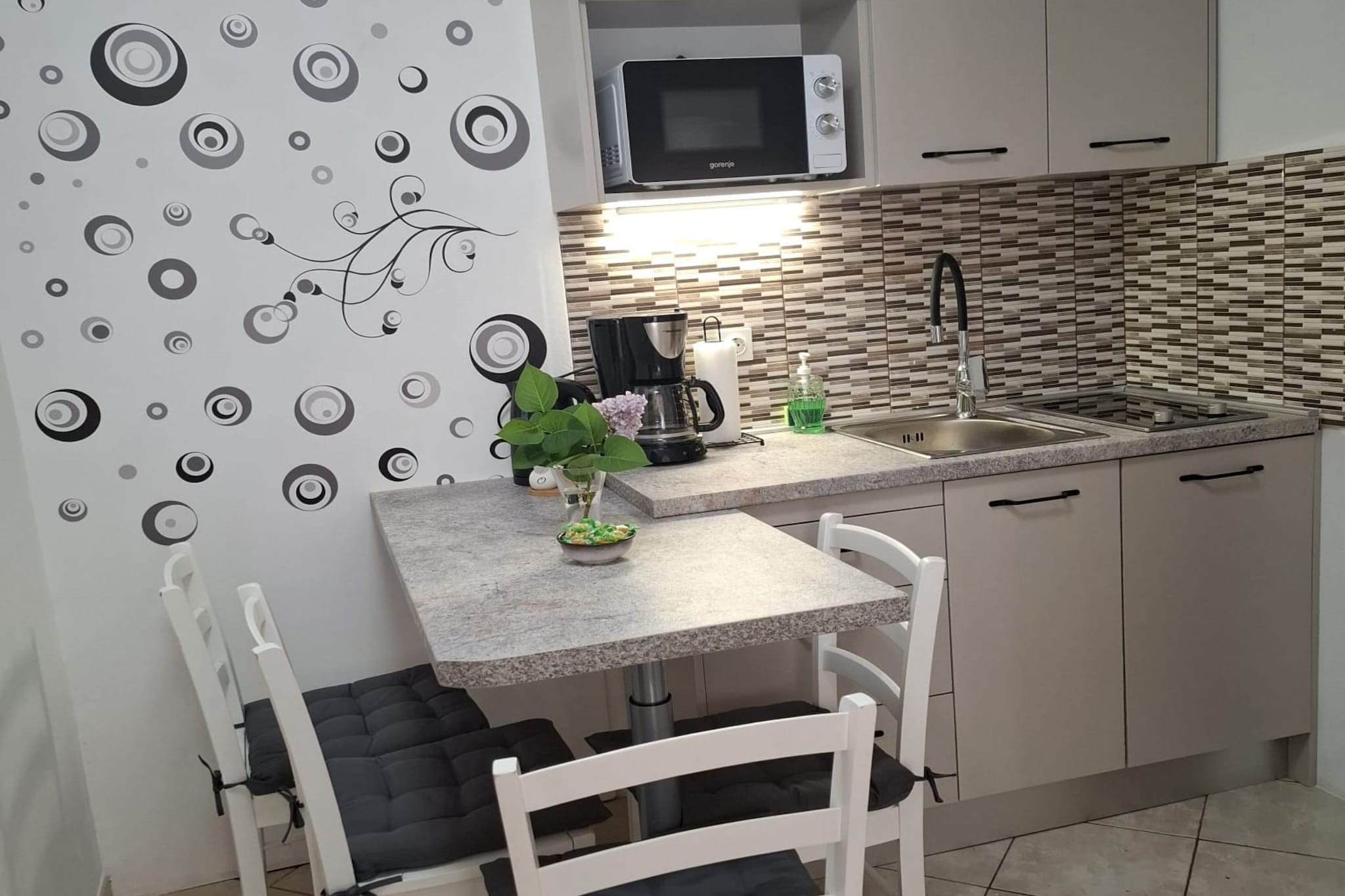 Apartments Luka & Leona - Two Bedroom Apartment with Balcony Luka-Esszimmer