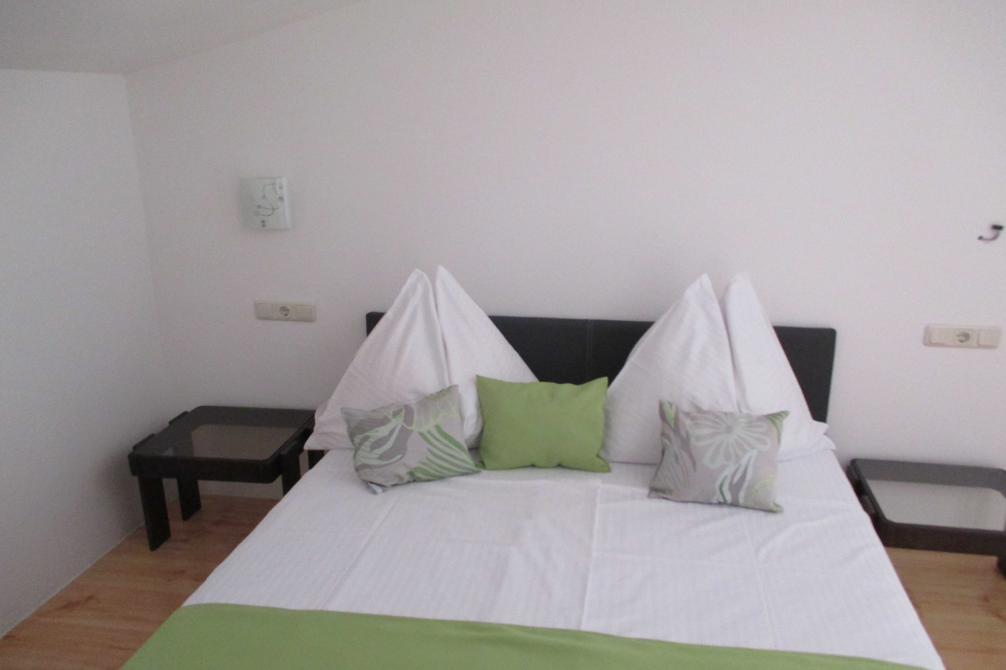 Guest House Villa Daniel - Two Bedroom Apartment with Balcony-Schlafzimmer