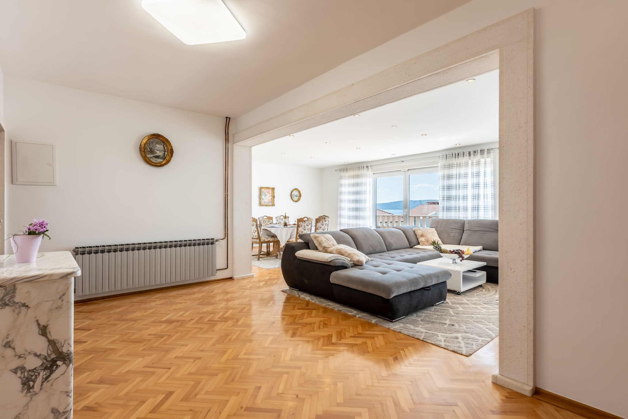 Apartment Merita - Two Bedroom Apartment with Balcony-Salon