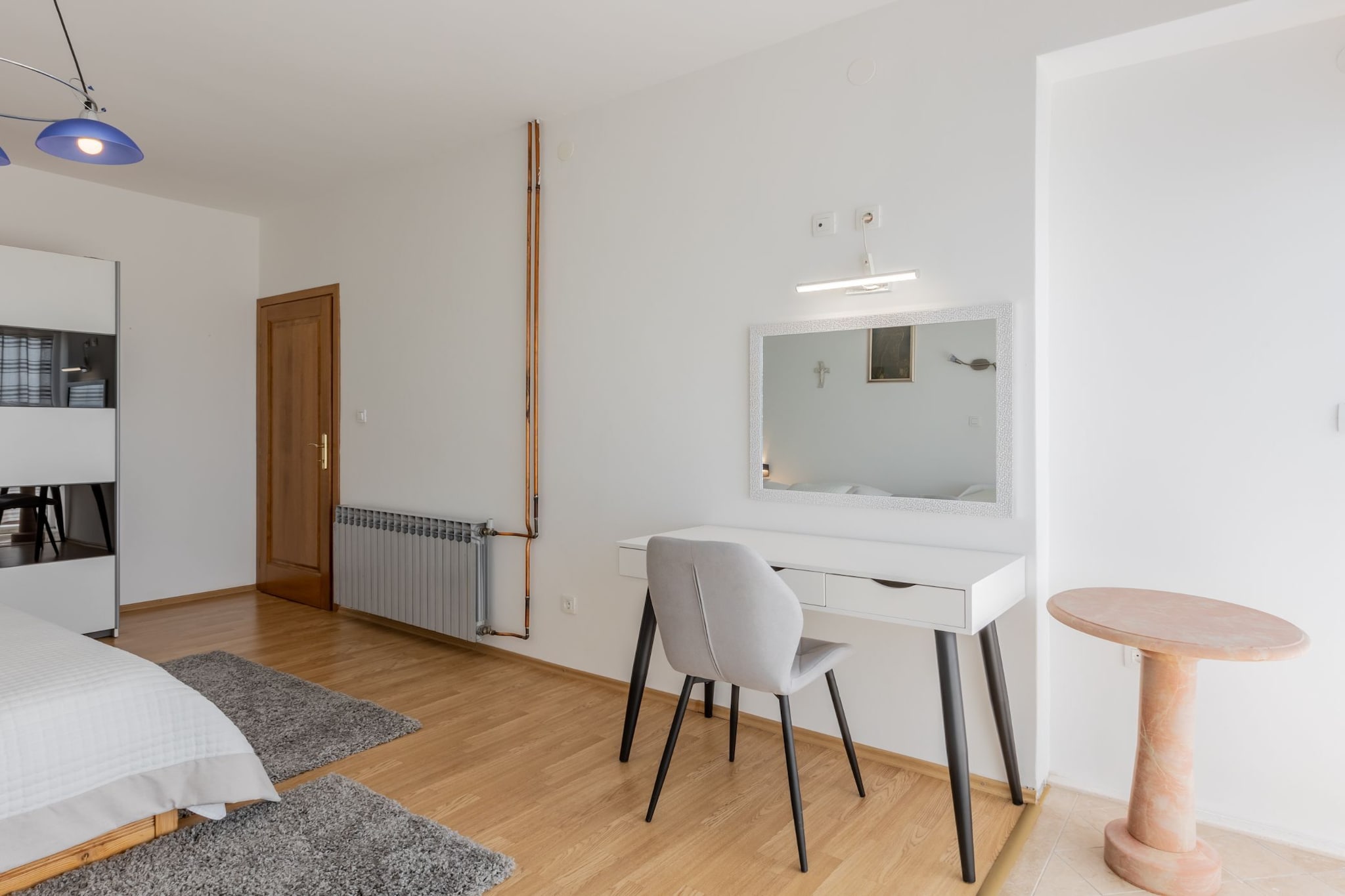 Apartment Merita - Two Bedroom Apartment with Balcony-Chambre
