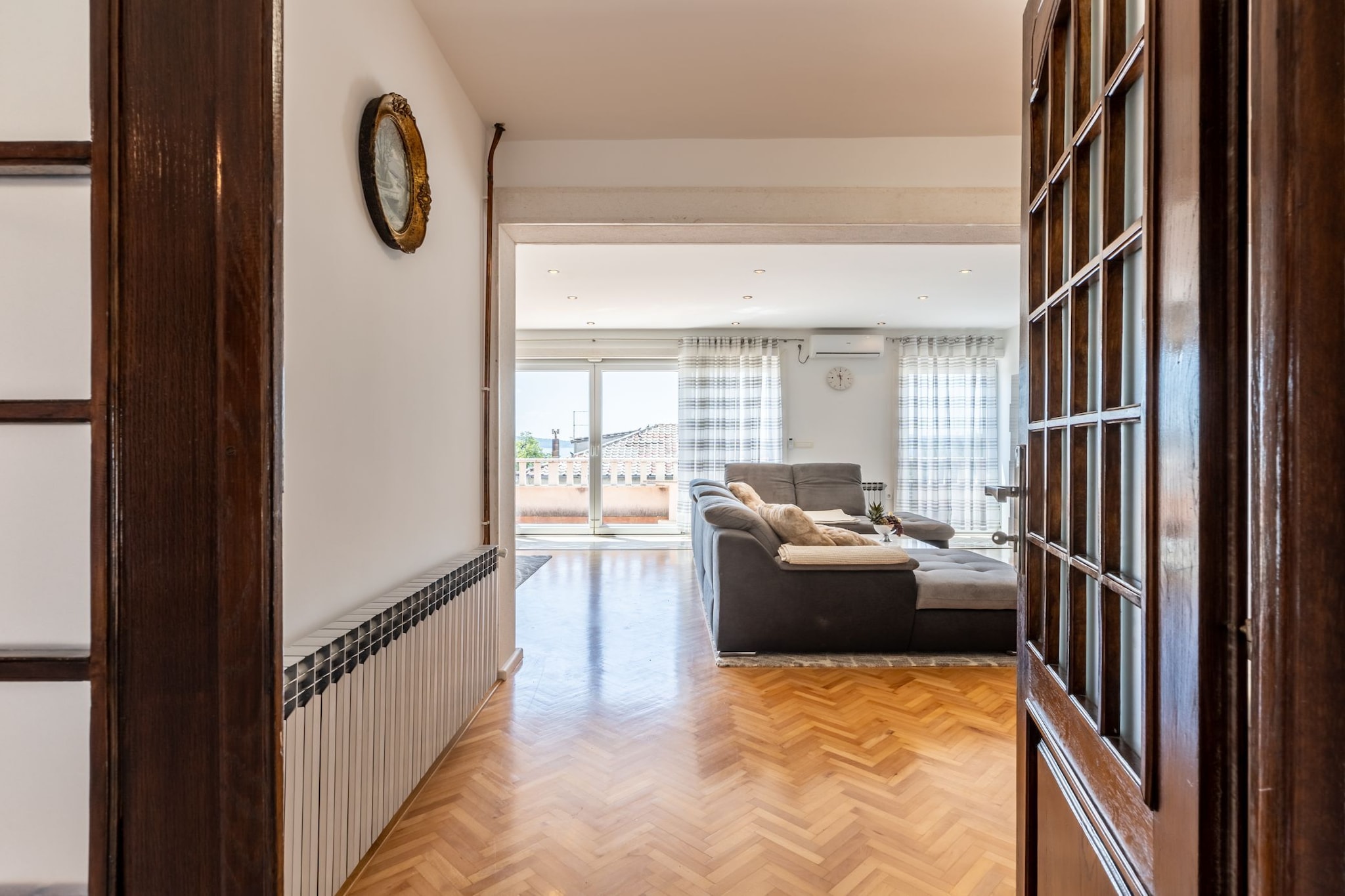 Apartment Merita - Two Bedroom Apartment with Balcony-Salon