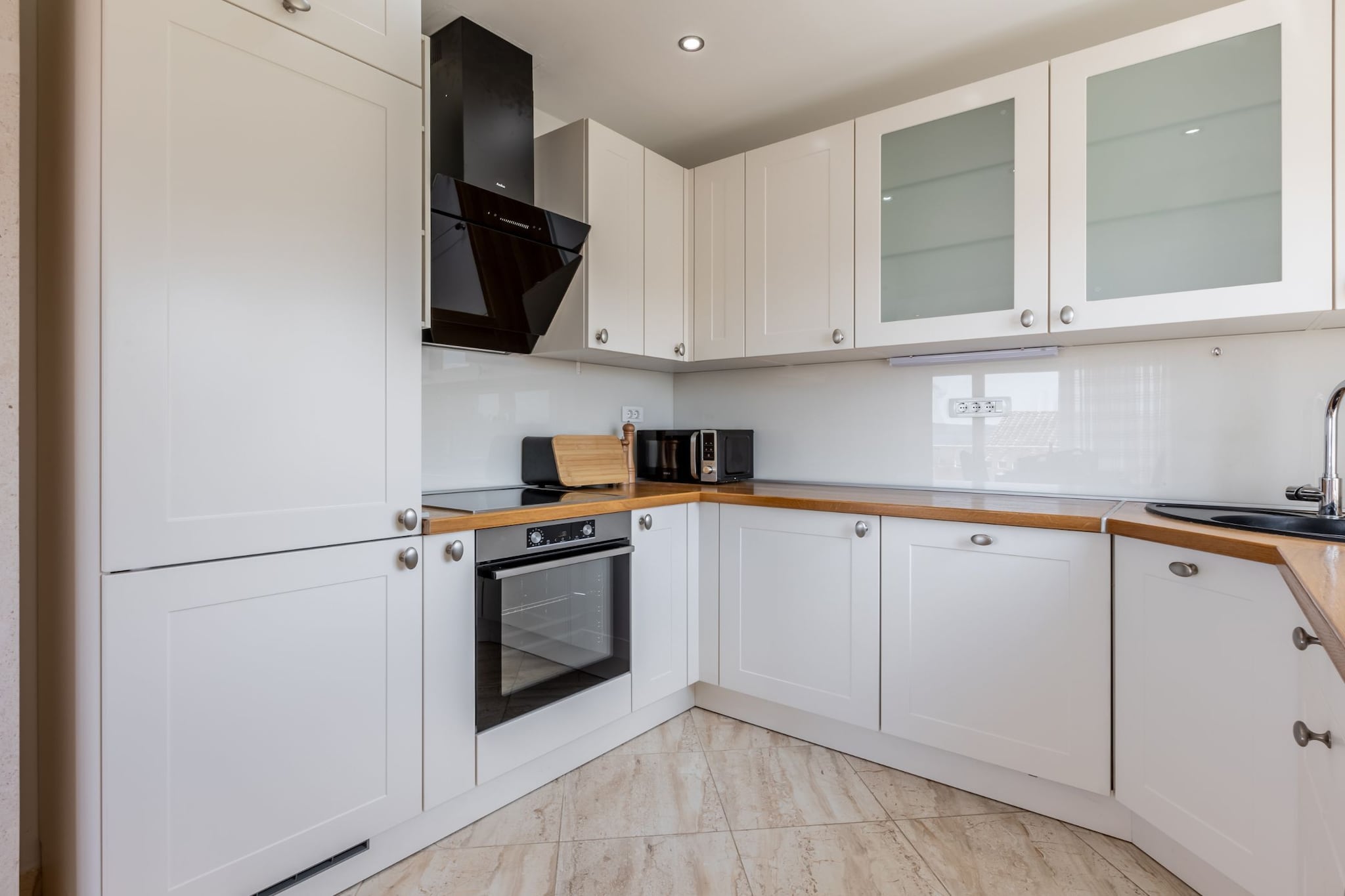 Apartment Merita - Two Bedroom Apartment with Balcony-Cuisine
