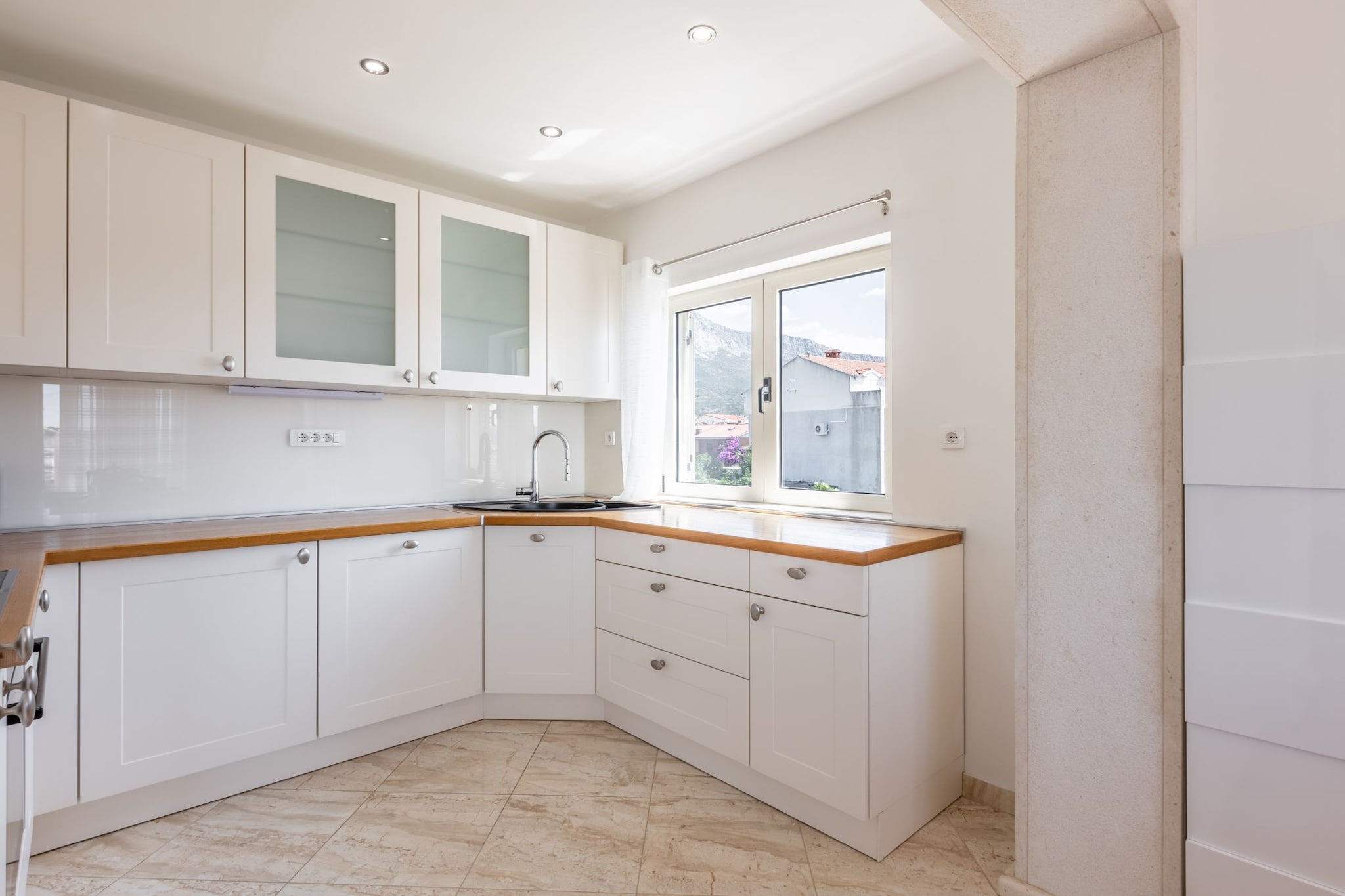 Apartment Merita - Two Bedroom Apartment with Balcony-Cuisine