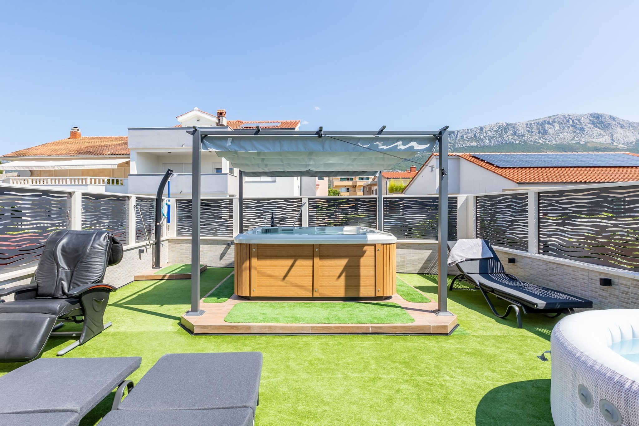 Apartment Merita - Two Bedroom Apartment with Balcony-Piscine