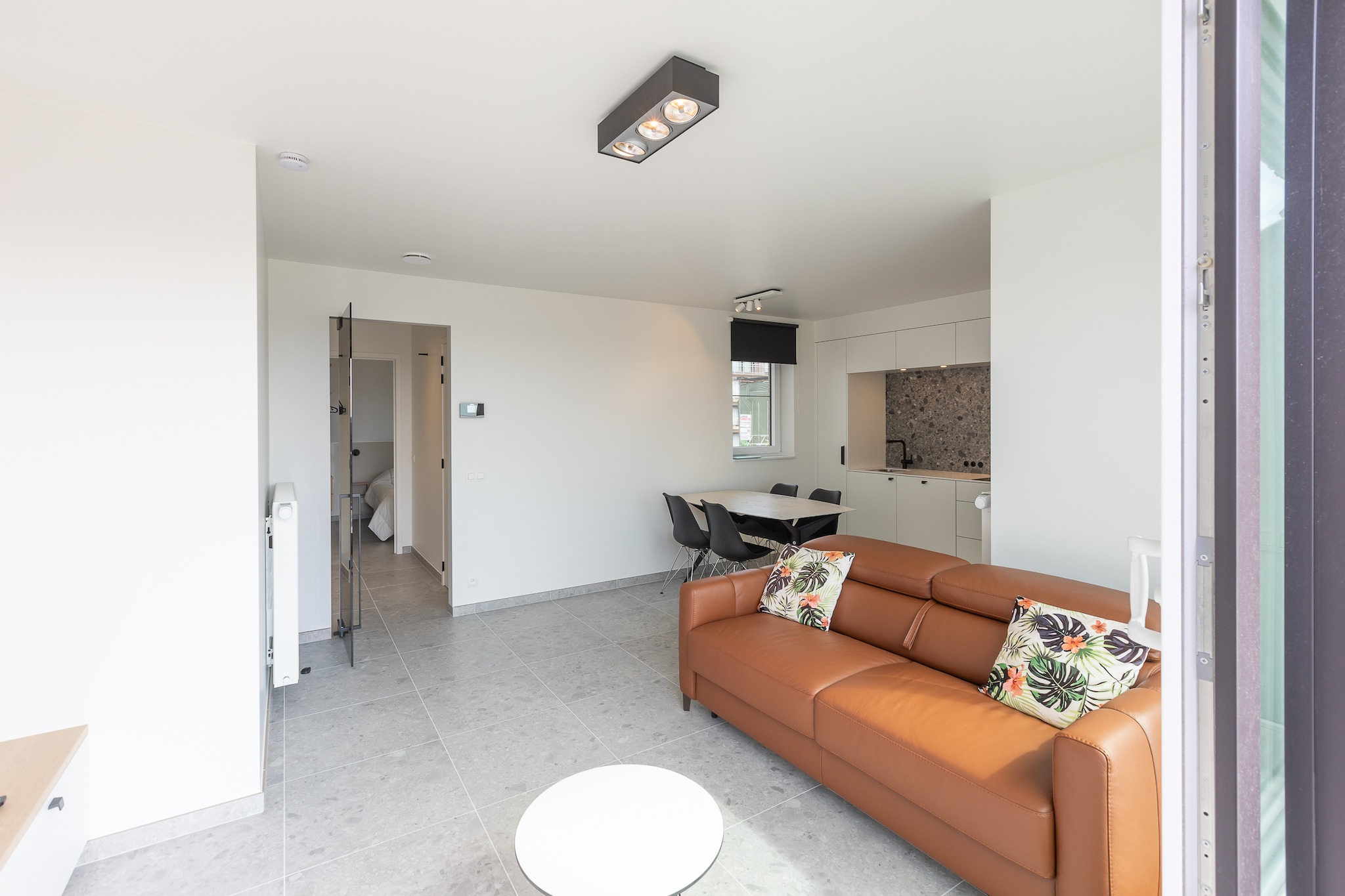 Ground floor: (Living room(double sofa bed(twin duvet, 140 x 200 cm), TV, dining table, seating area, balcony), Kitchen(toaster, coffee machine, oven, microwave, dishwasher, fridge(+ freezer)), bedroom(double bed(twin duvet, 160 x 200 cm)), bathroom(shower), toilet(guest toilet), bicycle room, storage, Internet access, terrace, lift)