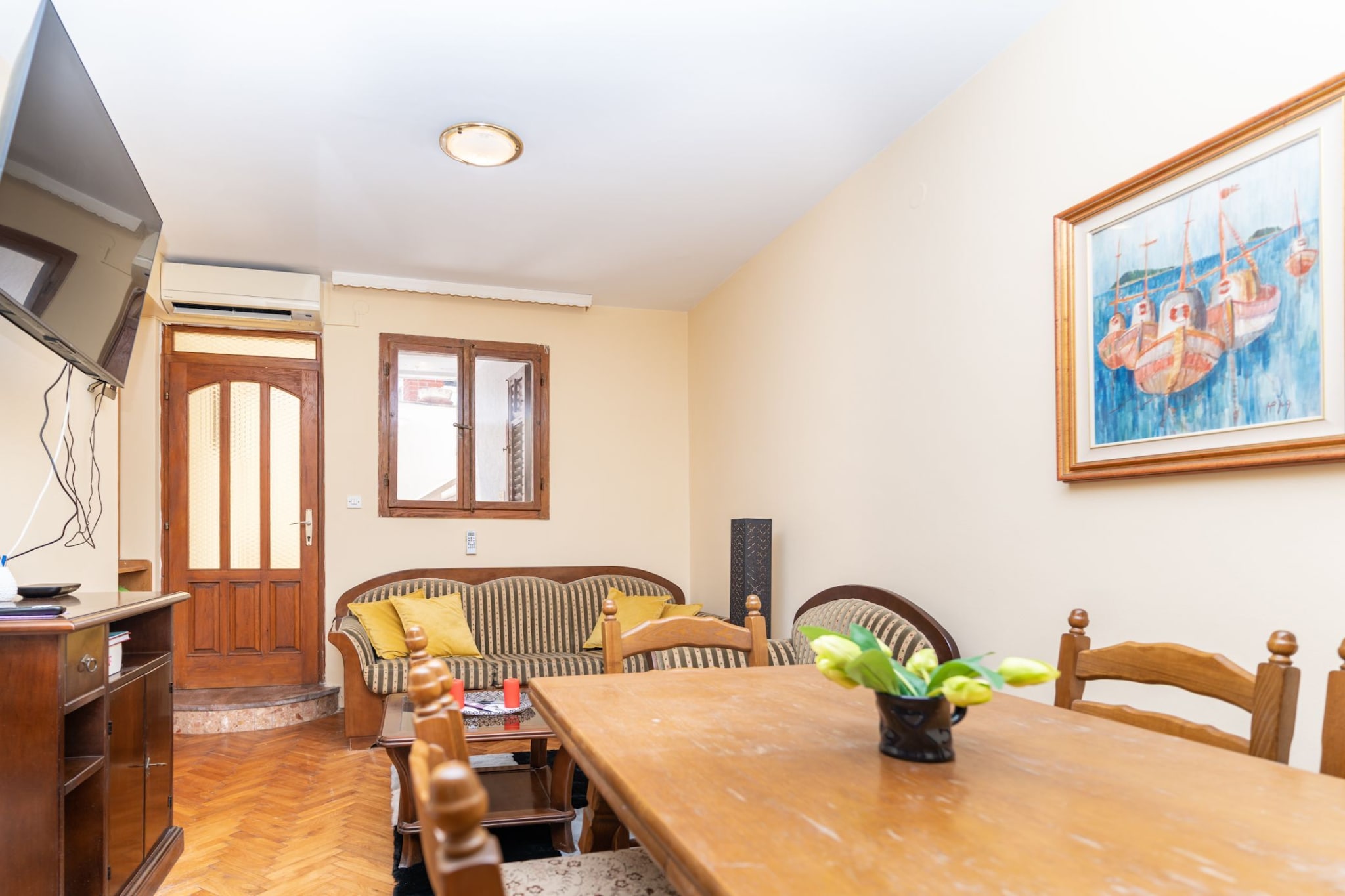 Casa Radha Bella - Two Bedroom Holiday Home-Wohnzimmer
