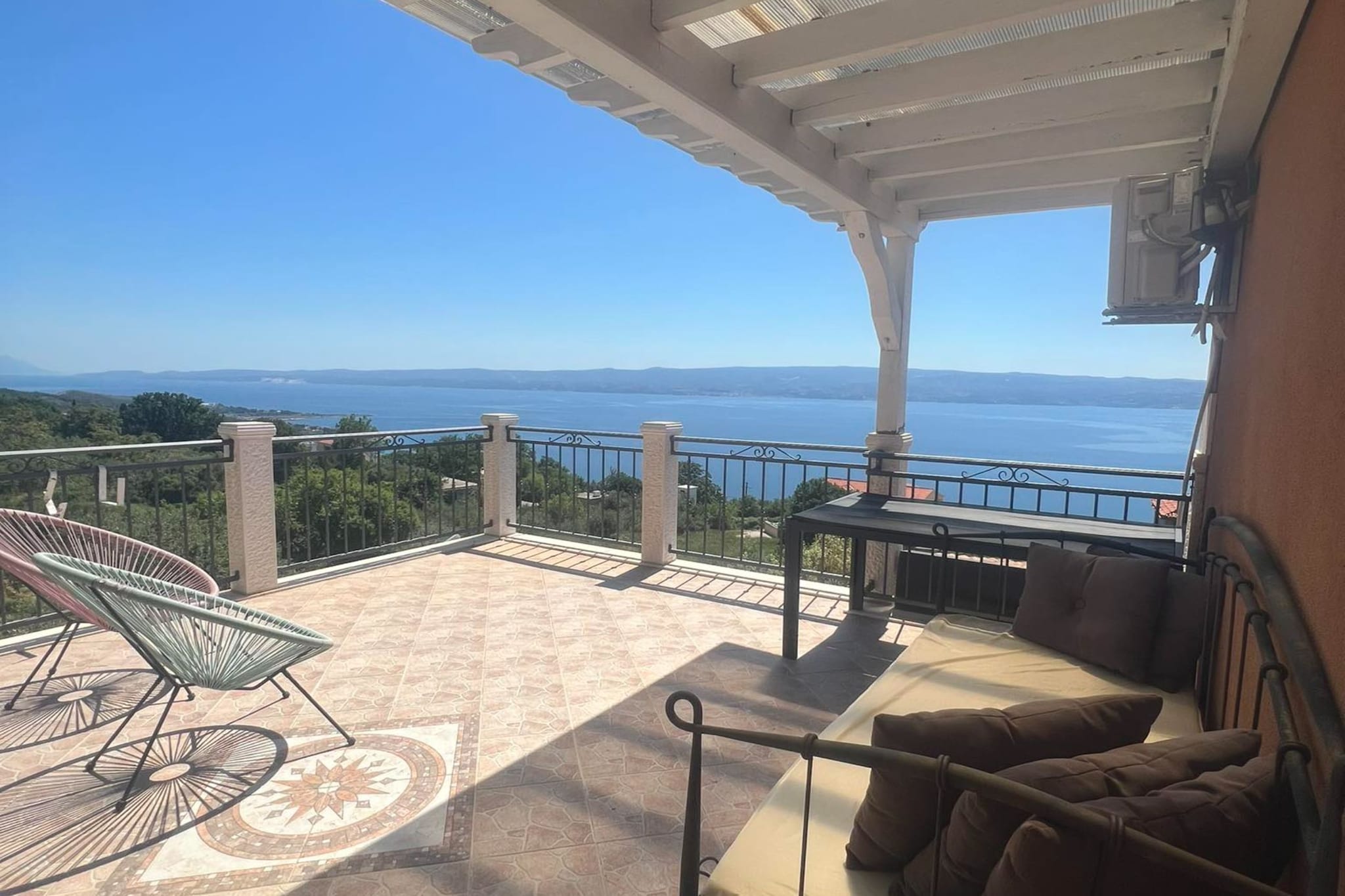 Villa Diana - Eight Bedroom Villa with Private Pool-Terrassenbalkon