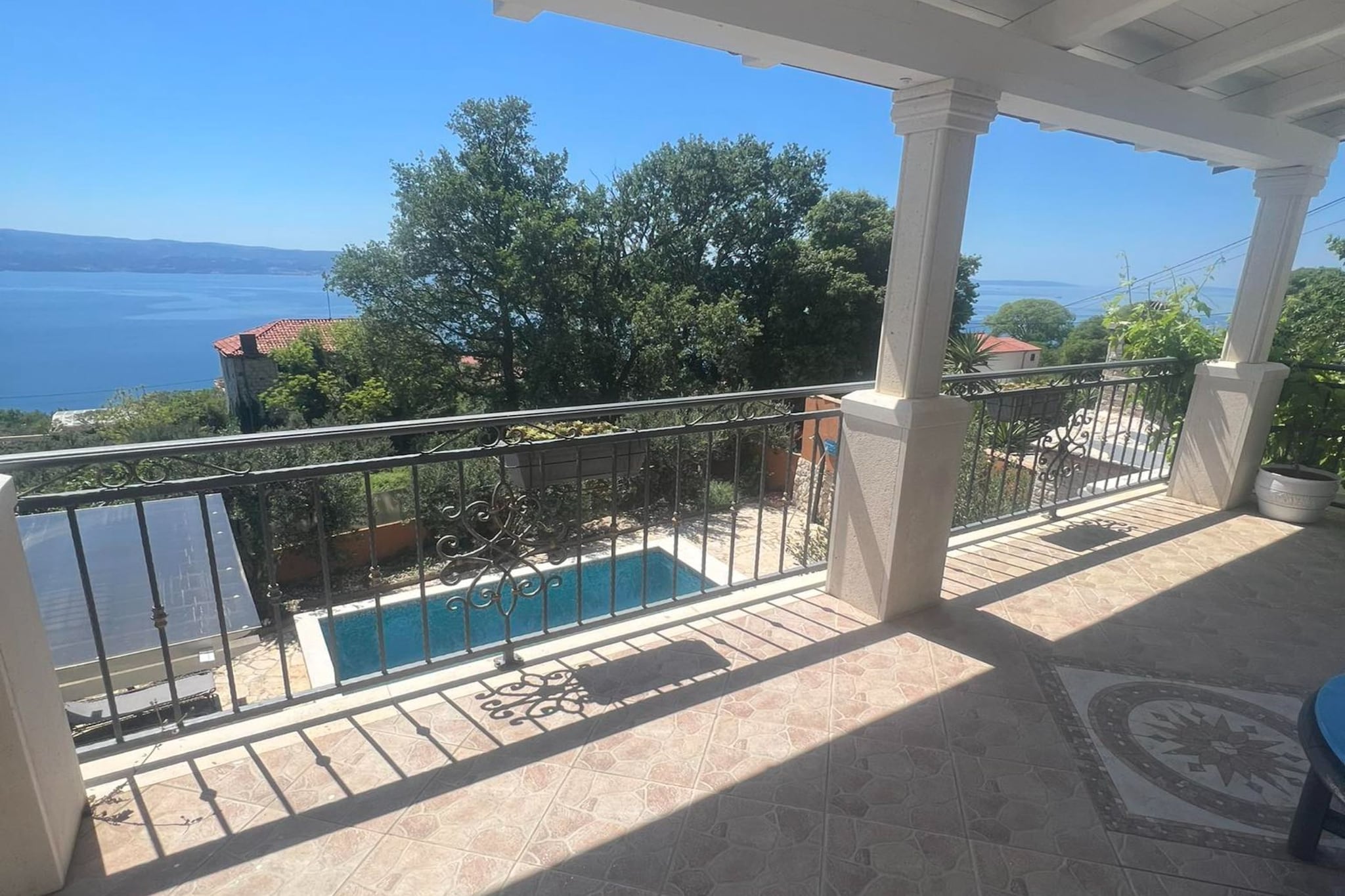 Villa Diana - Eight Bedroom Villa with Private Pool-Terrassenbalkon