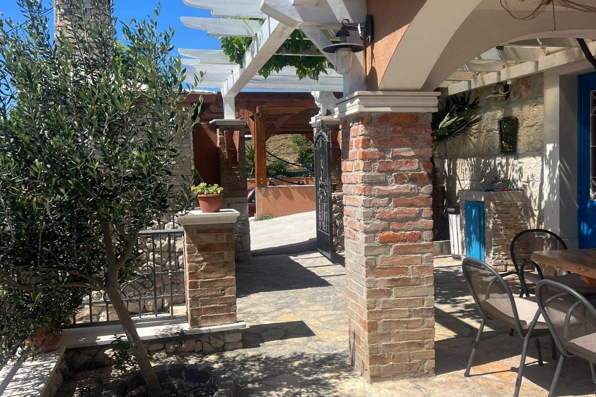 Villa Diana - Eight Bedroom Villa with Private Pool-Terrassenbalkon