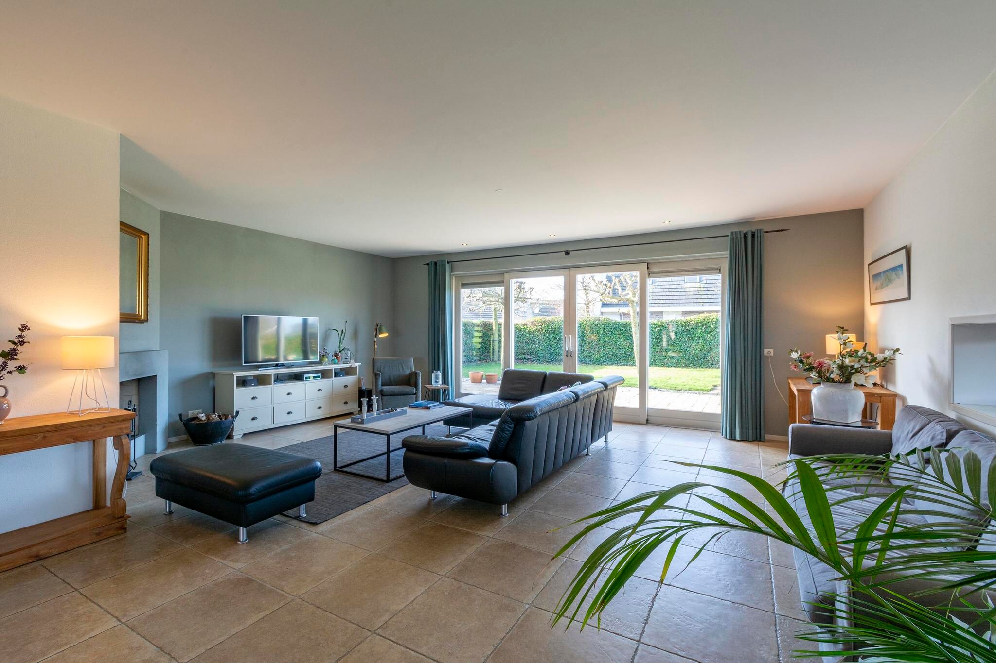 Villa De Strandloper-Woonkamer
