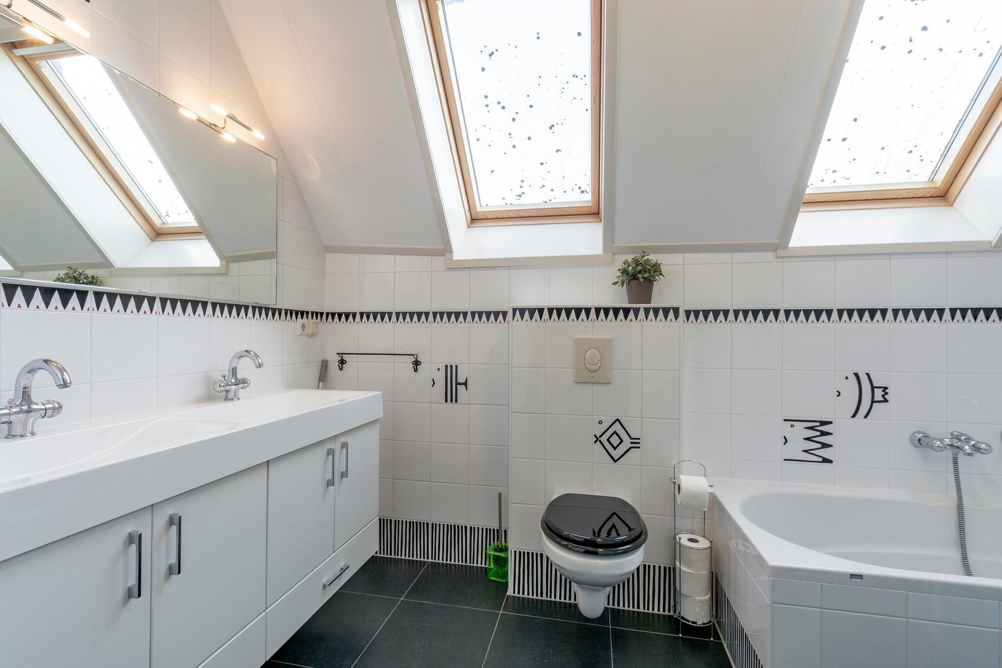 Villa De Strandloper-Badkamer