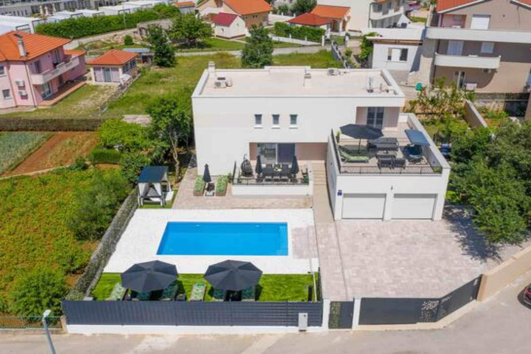 Five Bedroom Villa with Private Pool-Extérieur