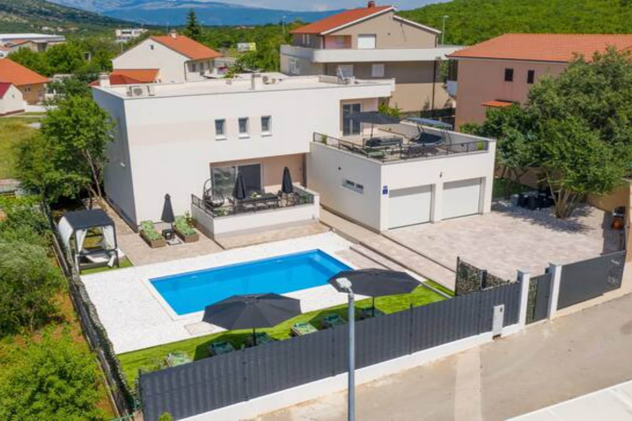 Five Bedroom Villa with Private Pool-Extérieur