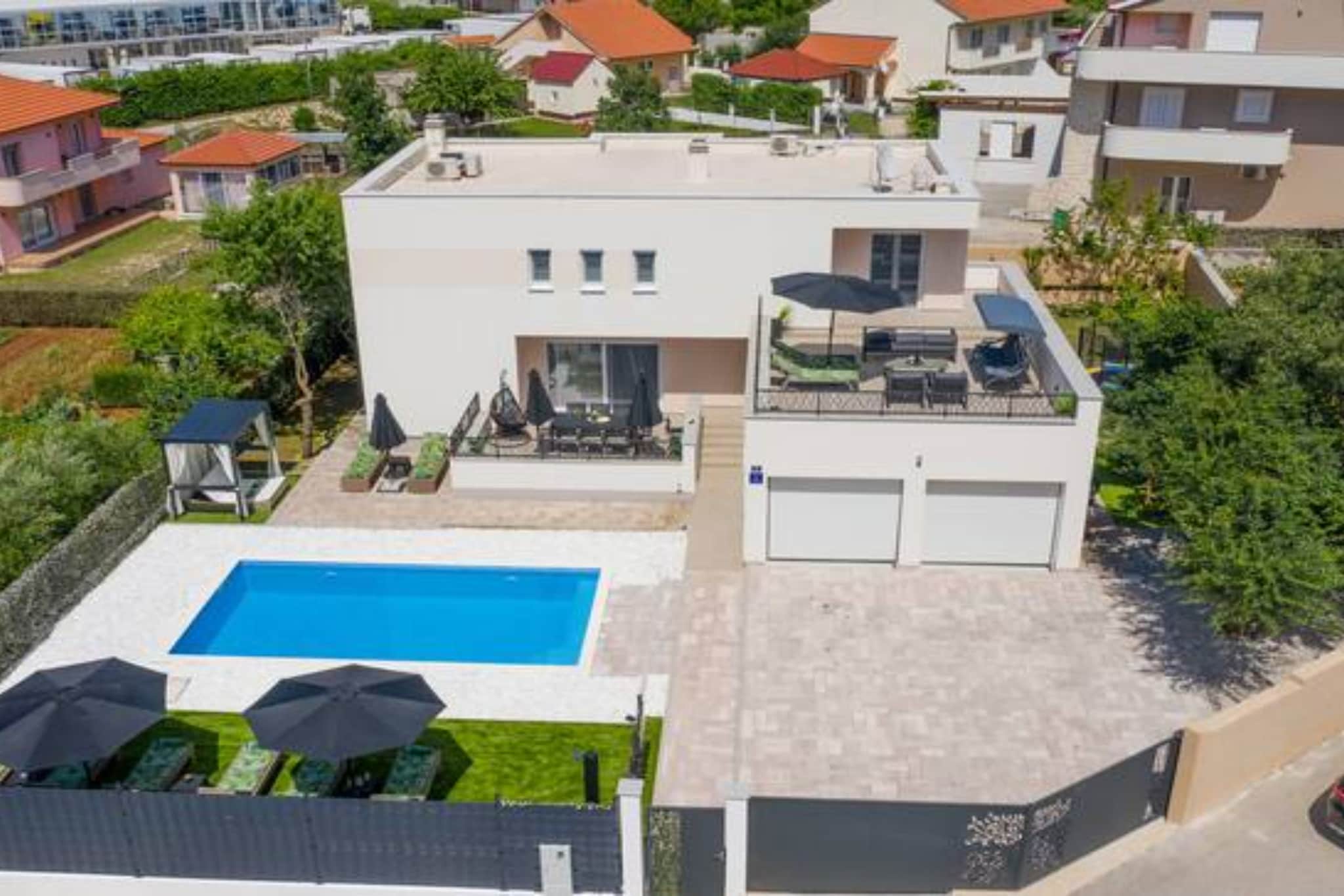 Five Bedroom Villa with Private Pool-Extérieur