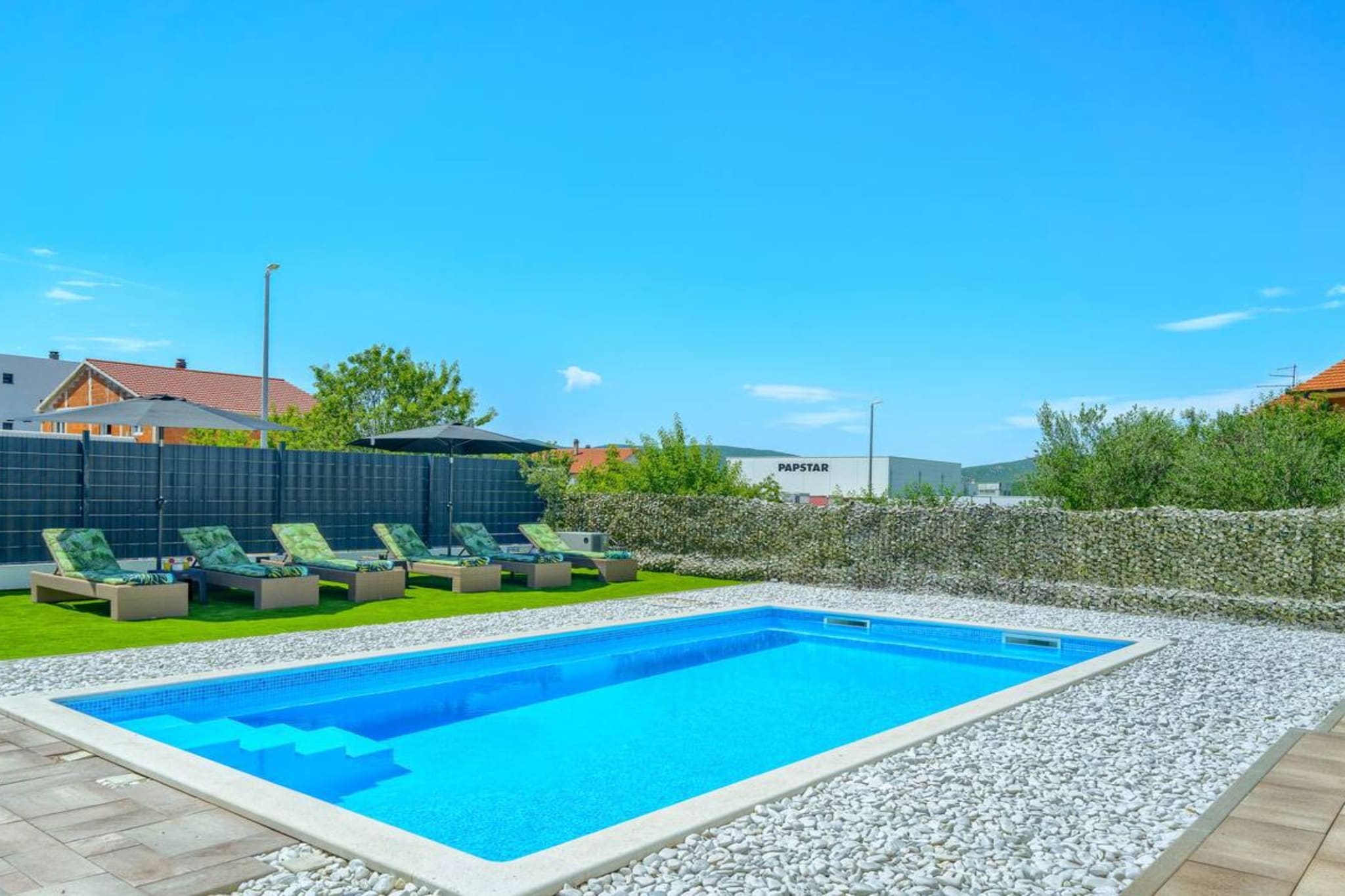 Five Bedroom Villa with Private Pool-Piscine