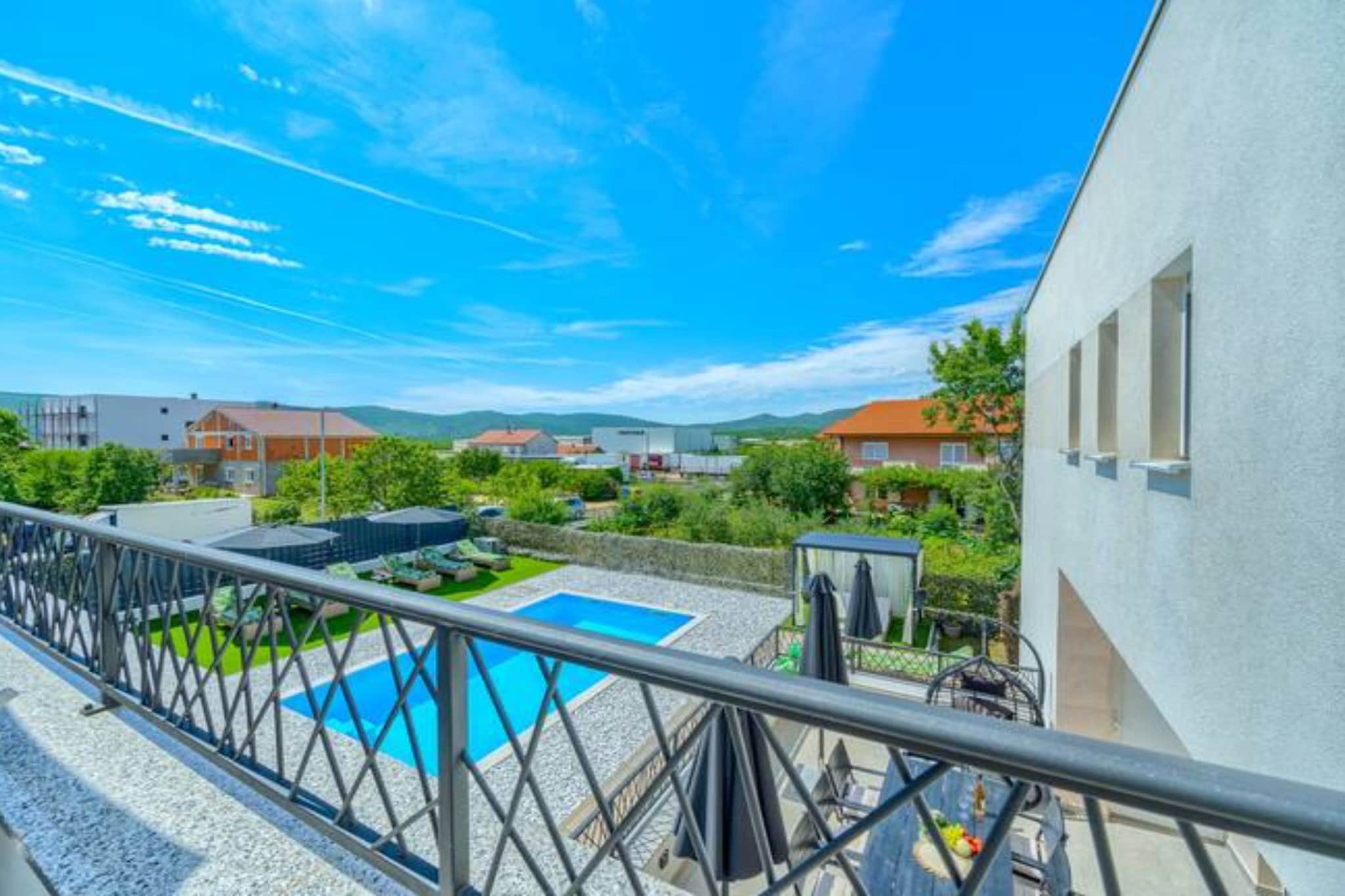 Five Bedroom Villa with Private Pool-Extérieur