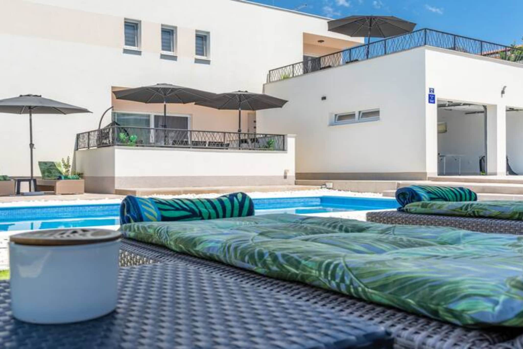 Five Bedroom Villa with Private Pool-Extérieur