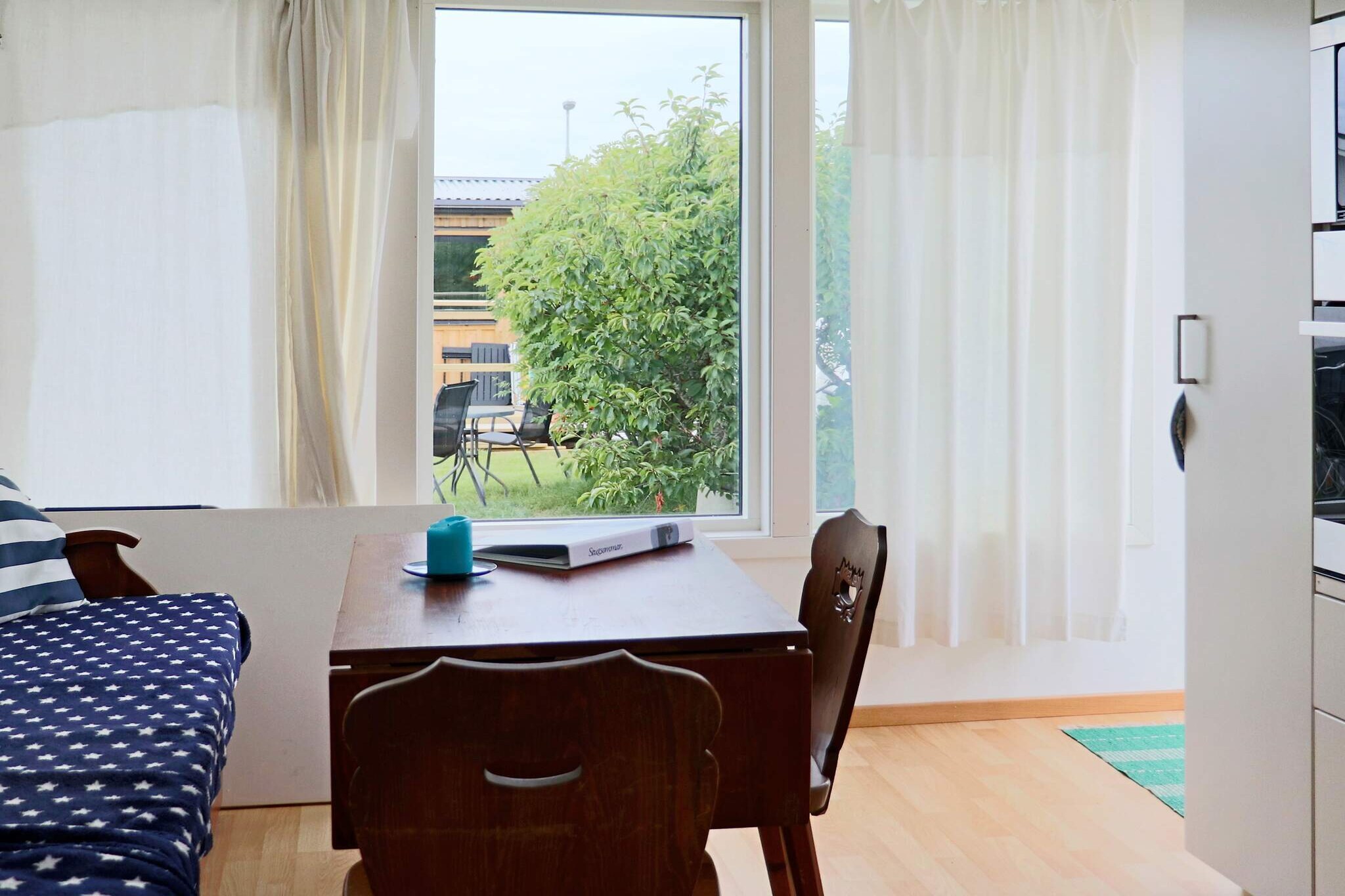 Internet Access DSL, Living room(double folding bed, 2x bunk bed, cooker(electric), coffee machine, oven, fridge(+ freezer)), heating(electric), garden furniture, parking