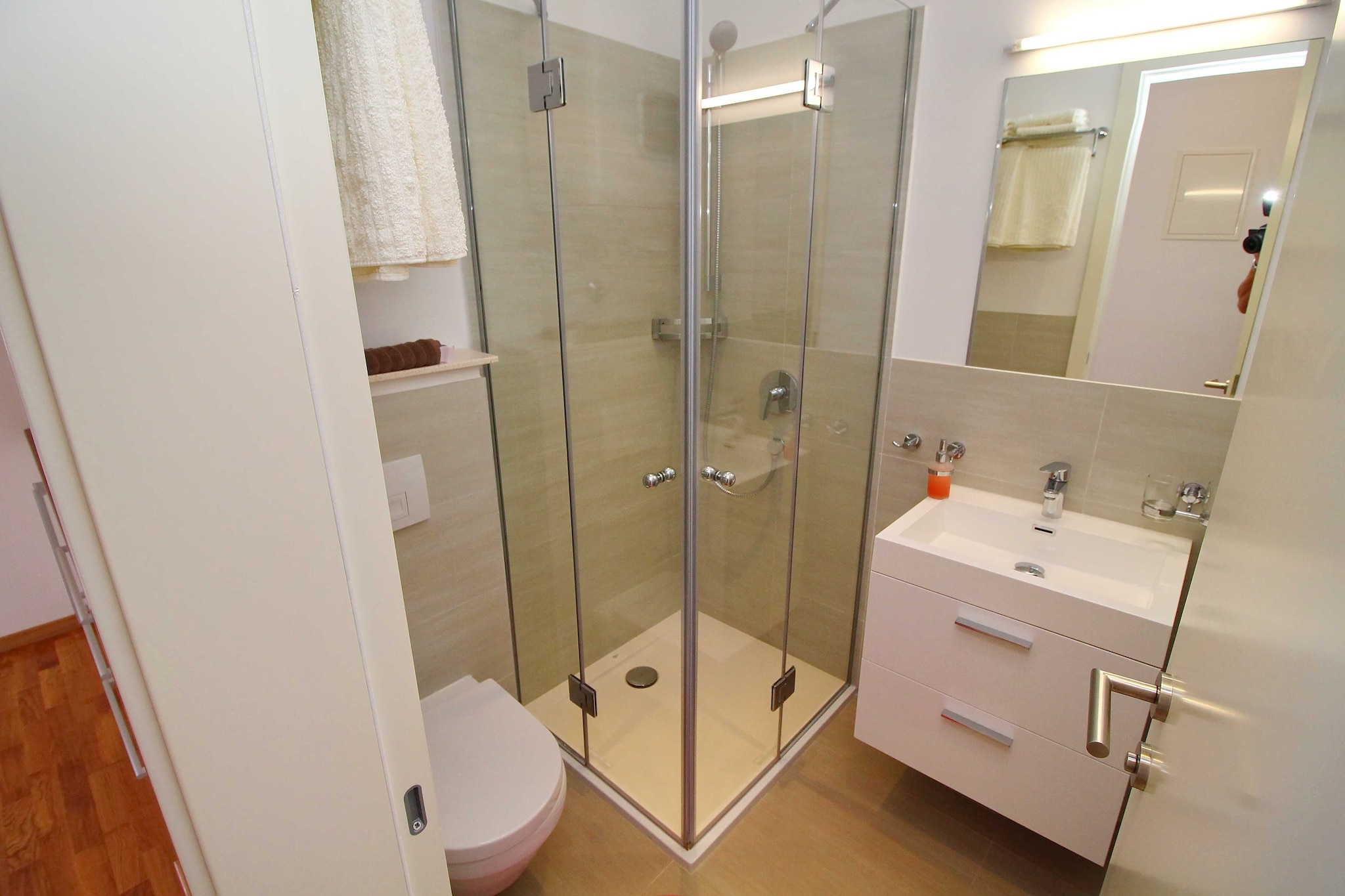 Kula Fancy Apartments - One-Bedroom Apartment with Terrace Ground Floor A1-Bathroom