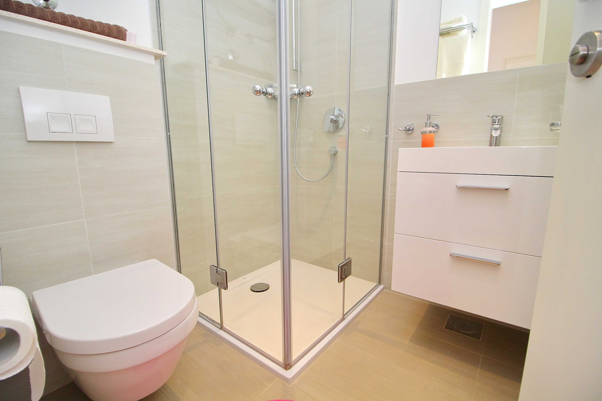 Kula Fancy Apartments - One-Bedroom Apartment with Terrace Ground Floor A1-Bathroom