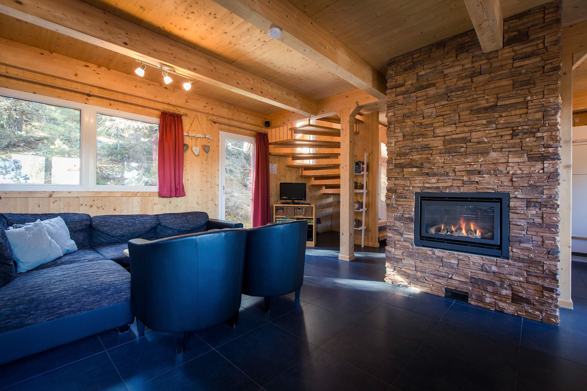 Welcome to your mountain escape in this stunning 120 mÂ² solid wood chalet, designed to accommodate up to 11 guests in comfort and style. Located in a picturesque pine forest 1,800 meters above sea level, this charming chalet blends rustic beauty with modern amenities for a memorable stay. Step out onto the balcony to enjoy serene views of the surrounding landscape. Relax and rejuvenate after your dayâ€™s adventures in the Finnish sauna or indulge in a soothing soak in the whirlpool bathtub. 

The chaletâ€™s prime location is perfect for skiing, hiking, and walking, with the center and lake close by. 

The chalet features four spacious bedrooms: two with double beds, one with a double bed and a single bed, and one with two bunk beds. With three contemporary bathrooms, each equipped with a shower, there's ample space for everyone to refresh and unwind. The open kitchen is fully equipped to meet all your culinary needs, including cutlery, cookware, a ceramic hob, oven, dishwasher, and a fridge with a freezer compartment. Additional amenities such as a toaster, kettle, and coffee machine are also provided. For your convenience, a small starter set with dishwasher tabs, dishwashing liquid (sample), sponge, garbage bags, cleaning supplies, and a tea towel will be available upon your arrival. Stay connected with free Wi-Fi and enjoy your favorite shows on satellite TV.  

With the Butler Card or Butler Programme included, you'll receive personalized service to enhance your stay. Discover the ultimate mountain retreat in this exquisite chalet, where every detail is designed to ensure comfort and relaxation.