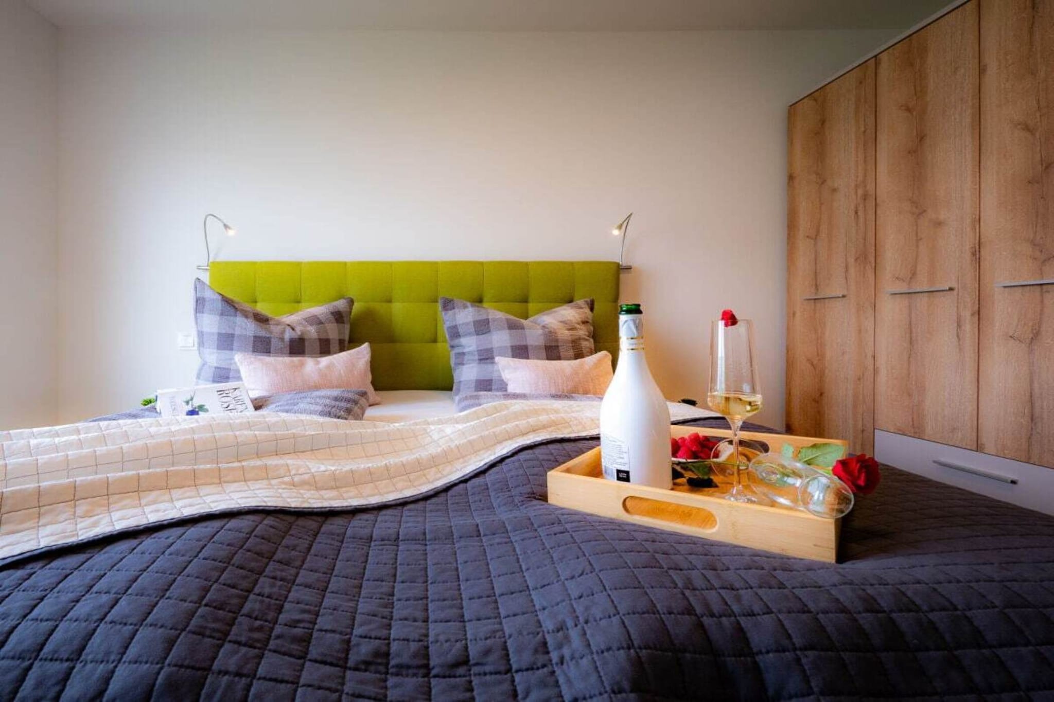 424127-Bedroom