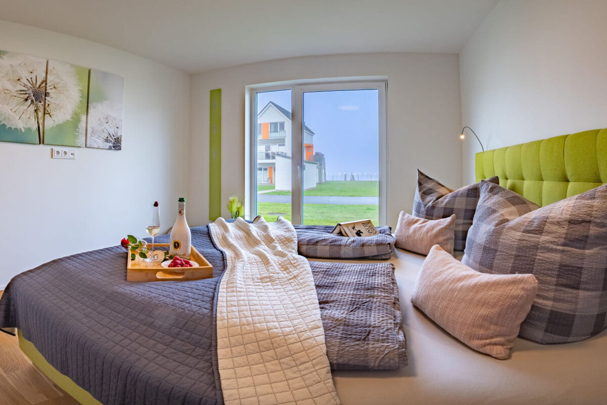 424127-Bedroom