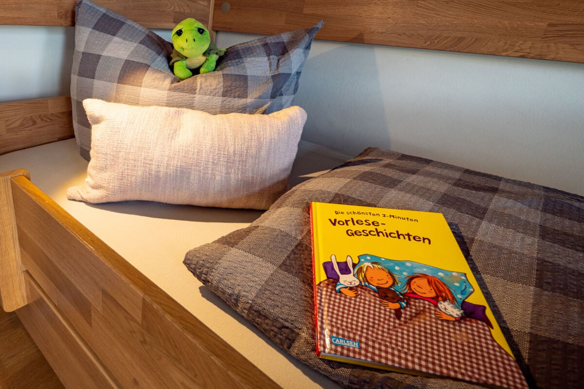 424127-Bedroom