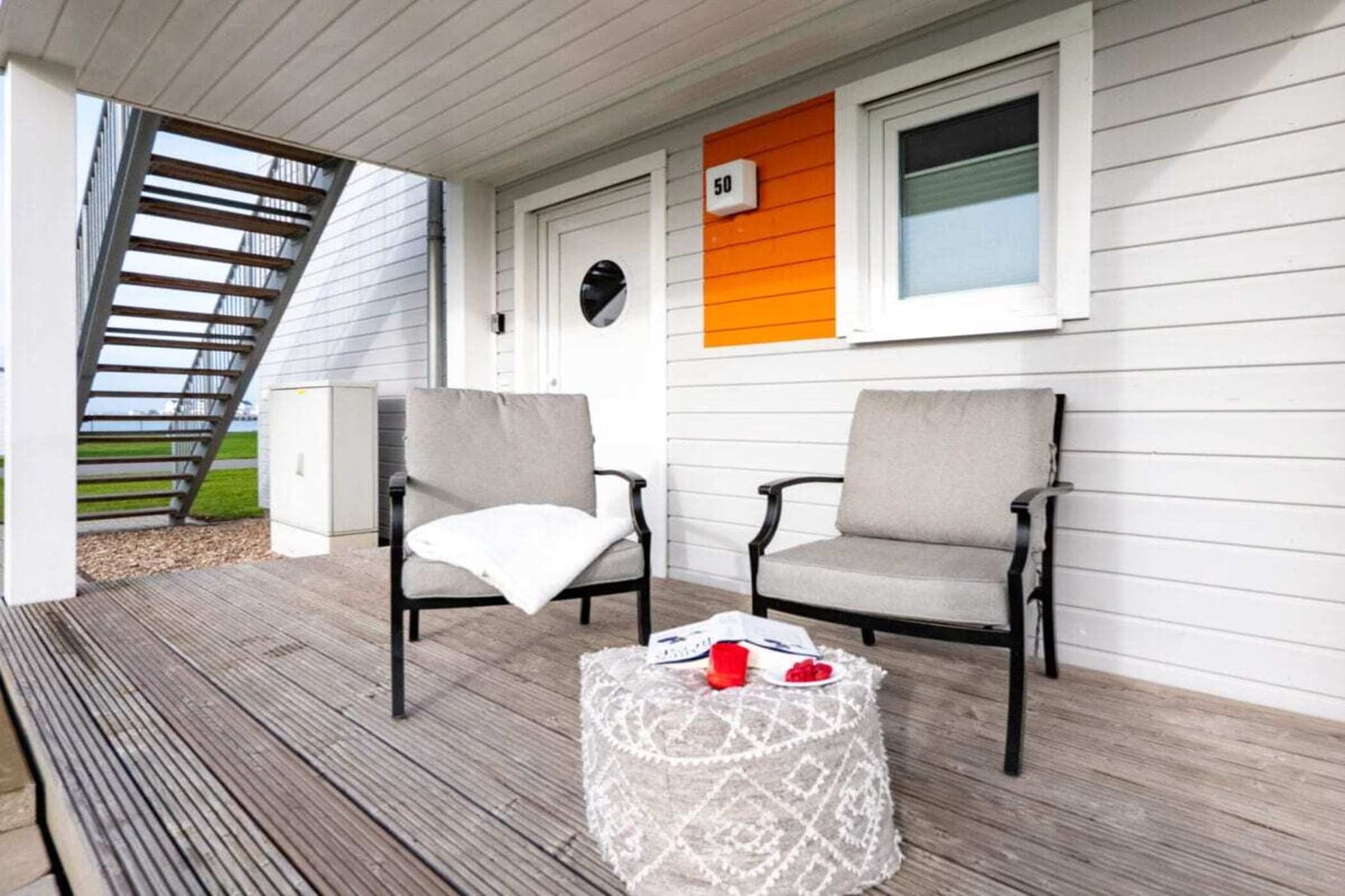 424127-Terrace balcony