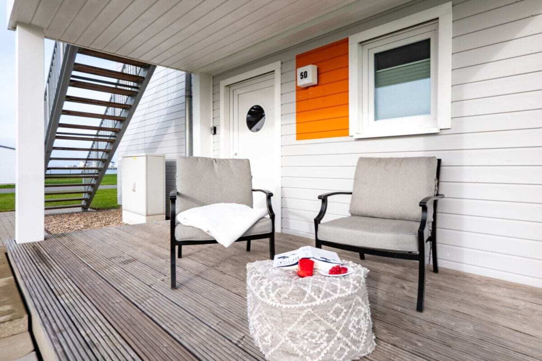 424127-Terrace balcony