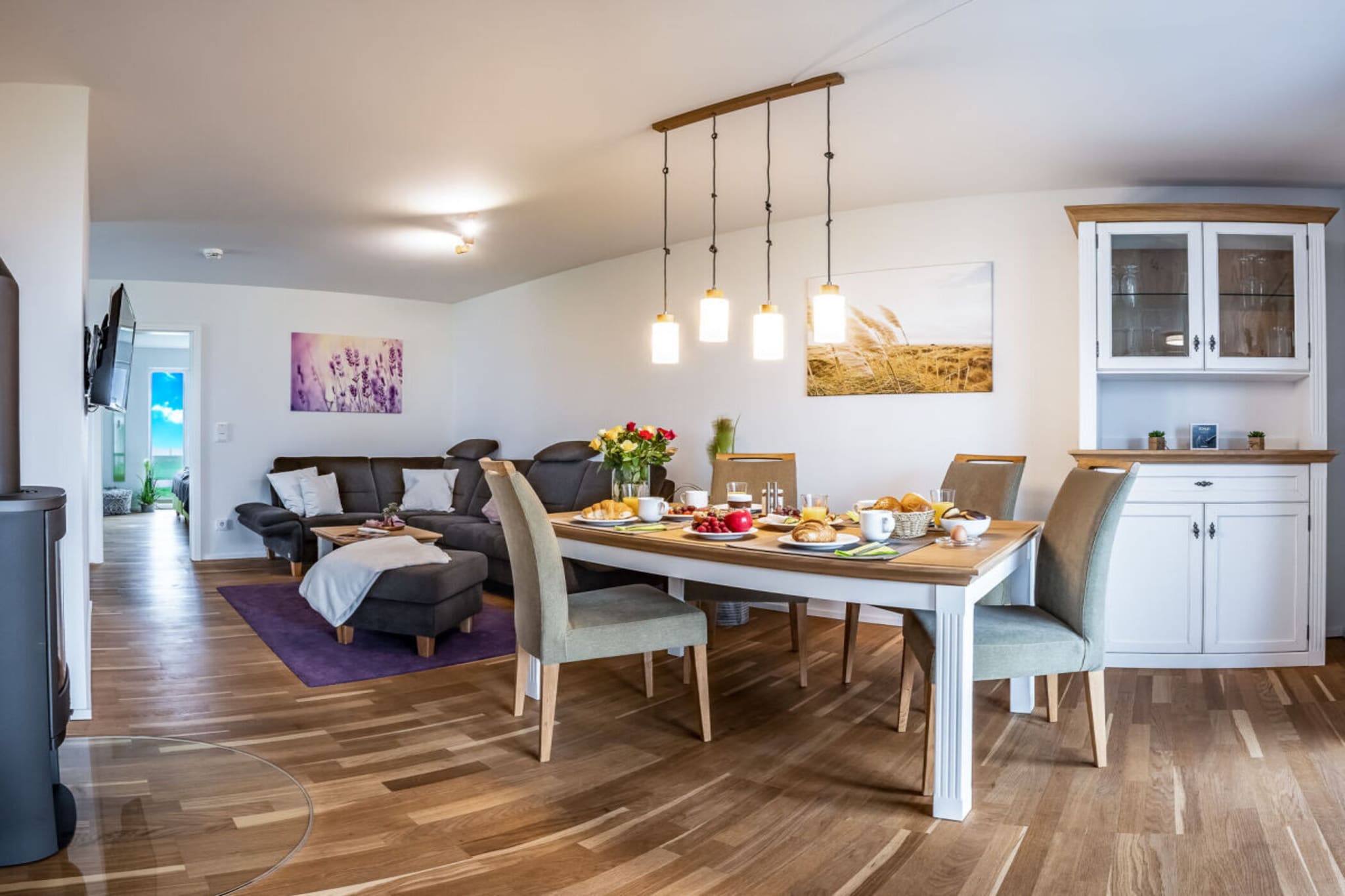 424127-Dining room