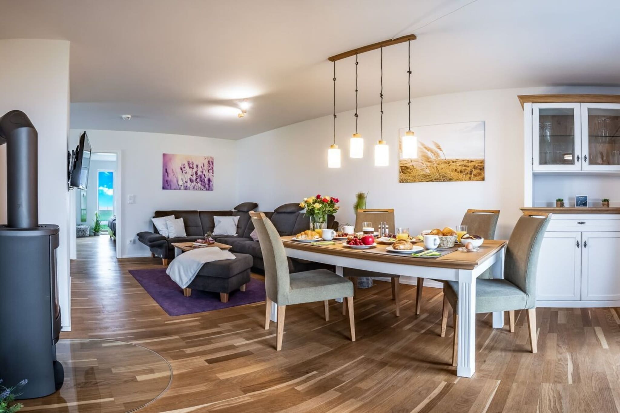 424127-Dining room