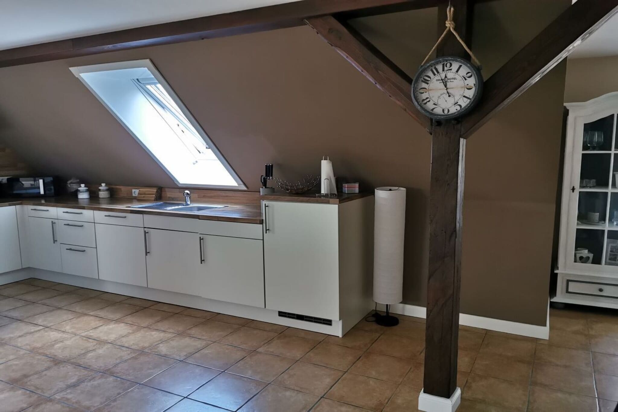 436468 - Kitchen