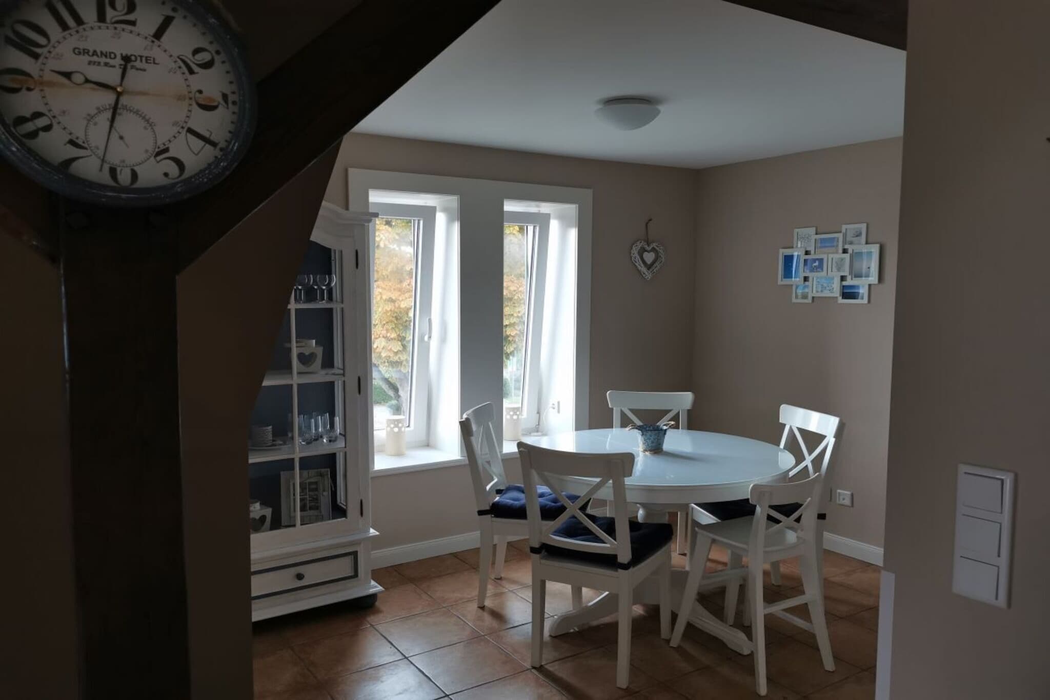436468 - Dining room