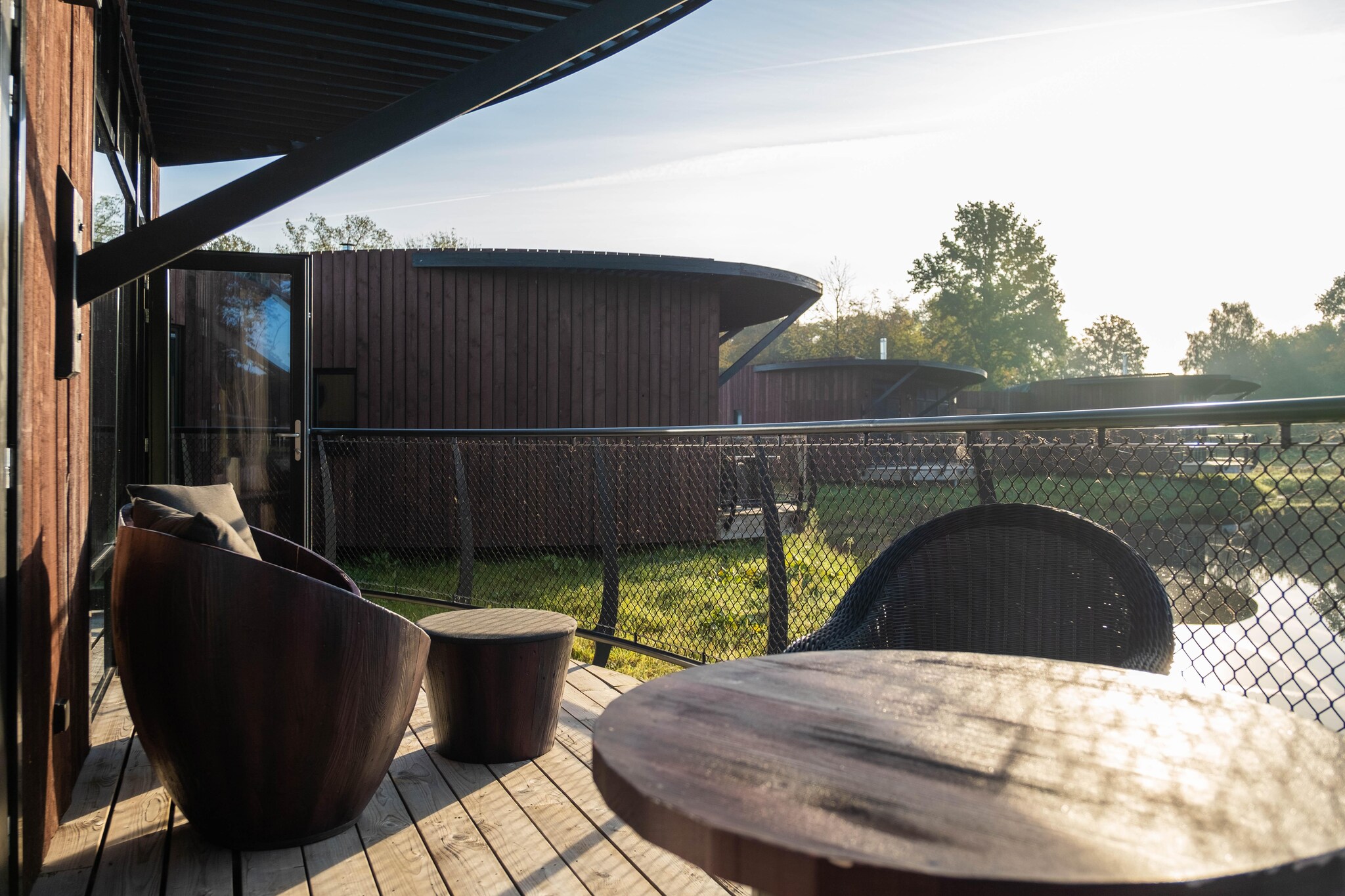 Bungalow Near Forest & Lake