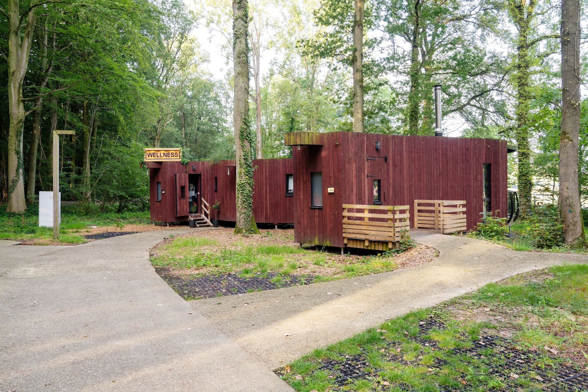 This inviting bungalow in Antoing comfortably sleeps 6 guests across three bedrooms, each with a private bathroom. The master bedroom offers a double bed and a bath with shower, while the other two bedrooms have twin beds and en-suite showers, ideal for families or groups wanting privacy and comfort.
The open kitchen is fully equipped with a cooker, oven, dishwasher, fridge-freezer, and coffee machine for easy meal prep. The cozy living and dining area features a fireplace, smart TV, and dining table, perfect for relaxing evenings. Outside, a terrace with garden furniture and a lounge set provides a peaceful spot to enjoy the fresh air.
Guests can use shared indoor and outdoor swimming pools, a padel court, bicycle storage, and parking. Just 10 meters from a forest and lake, and close to restaurants and local attractions like Castle Antoing and Tournai. Free Wi-Fi keeps you connected throughout your stay.